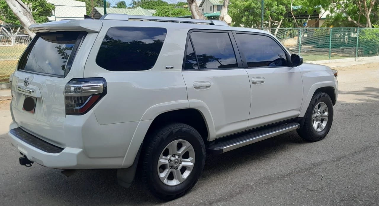 2015 Toyota 4Runner SR5 — foto 3