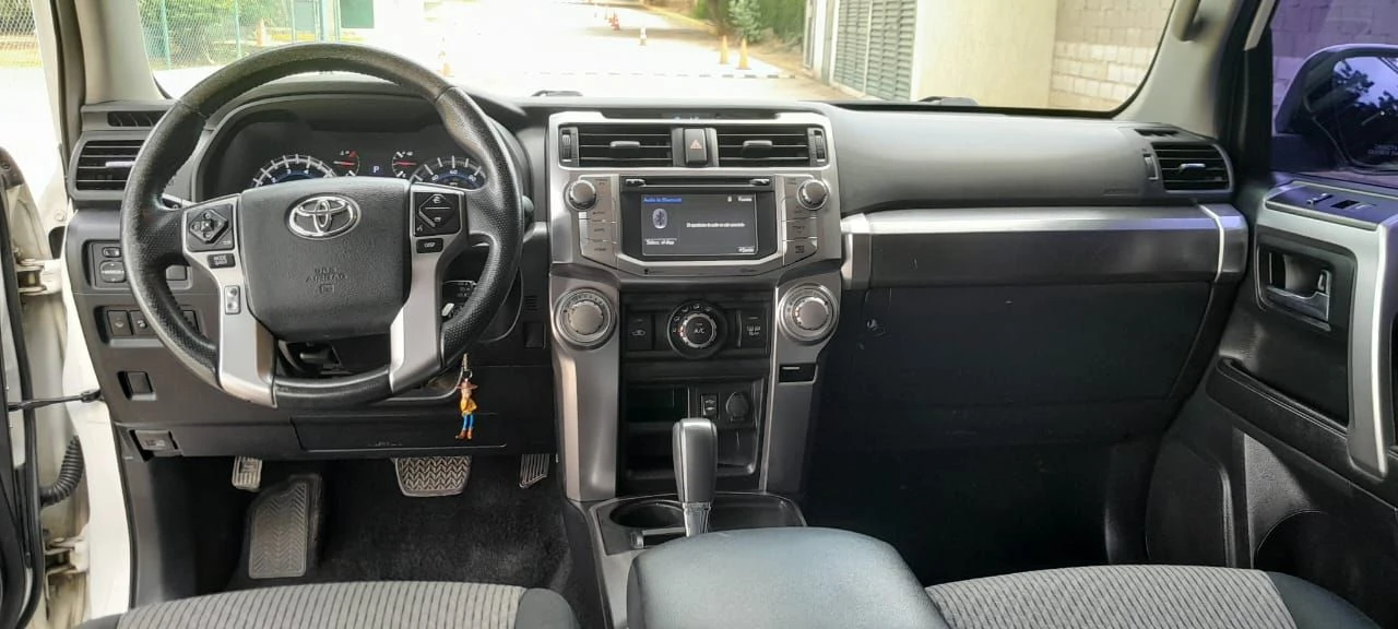 2015 Toyota 4Runner SR5 — foto 6
