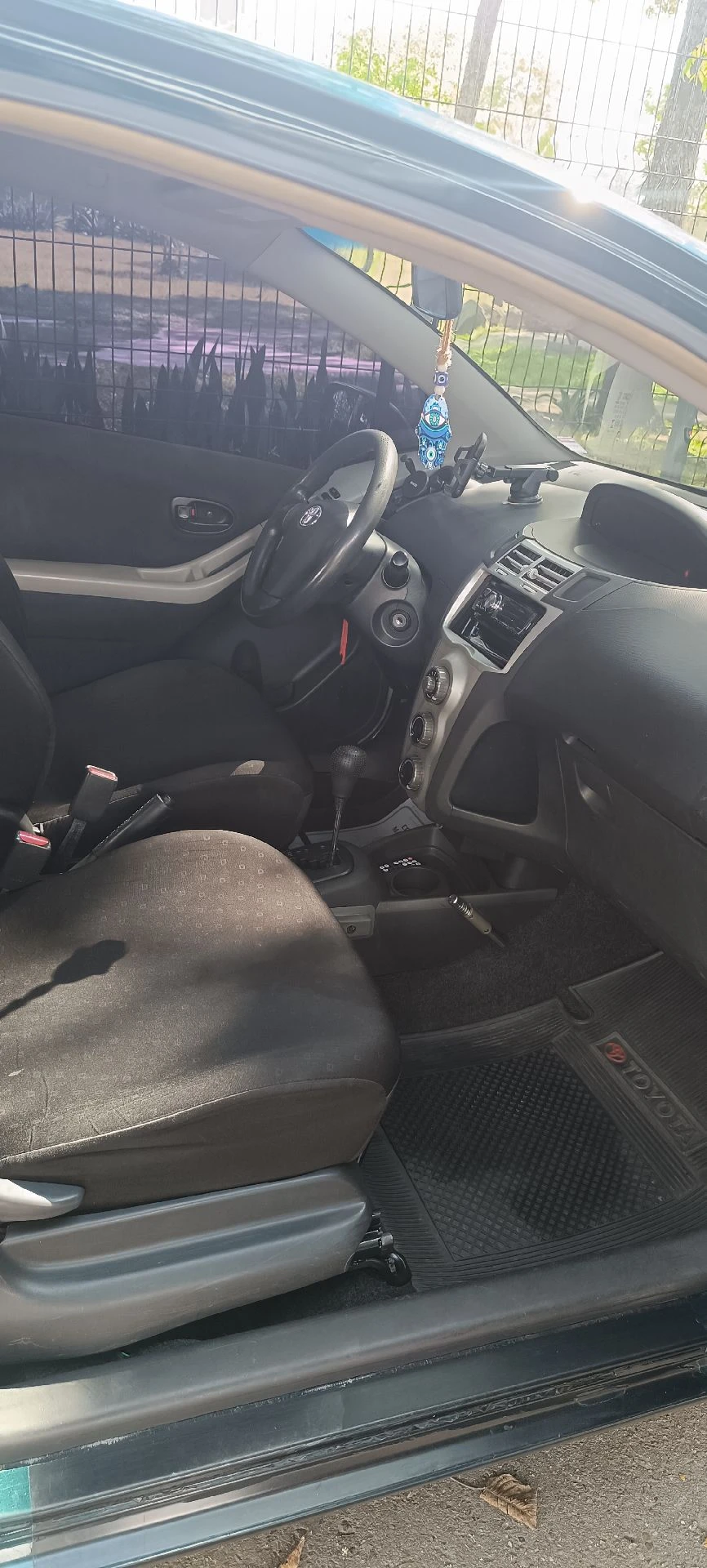 2008 Toyota Yaris Sport — foto 3