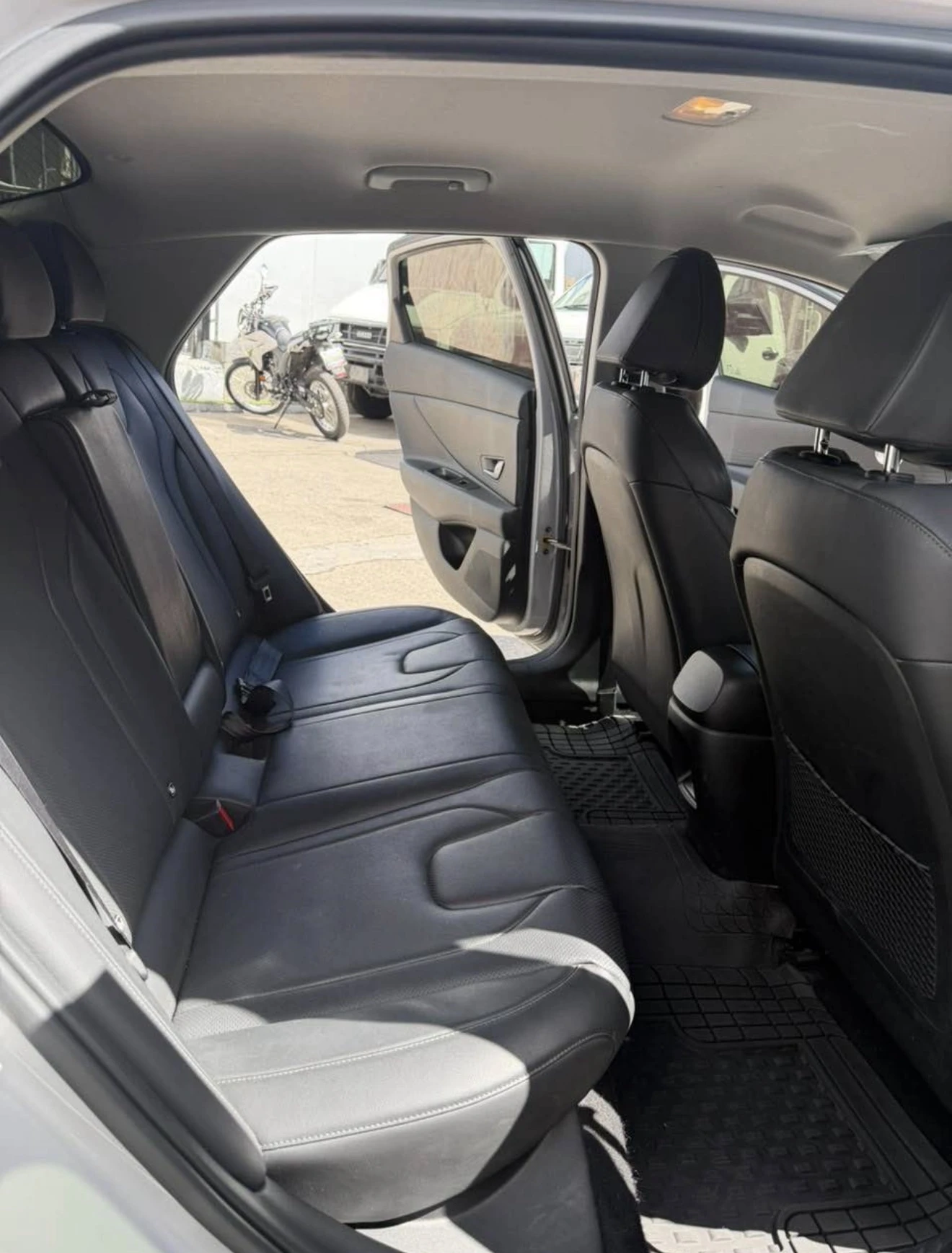 2025 Hyundai Elantra GT — foto 4