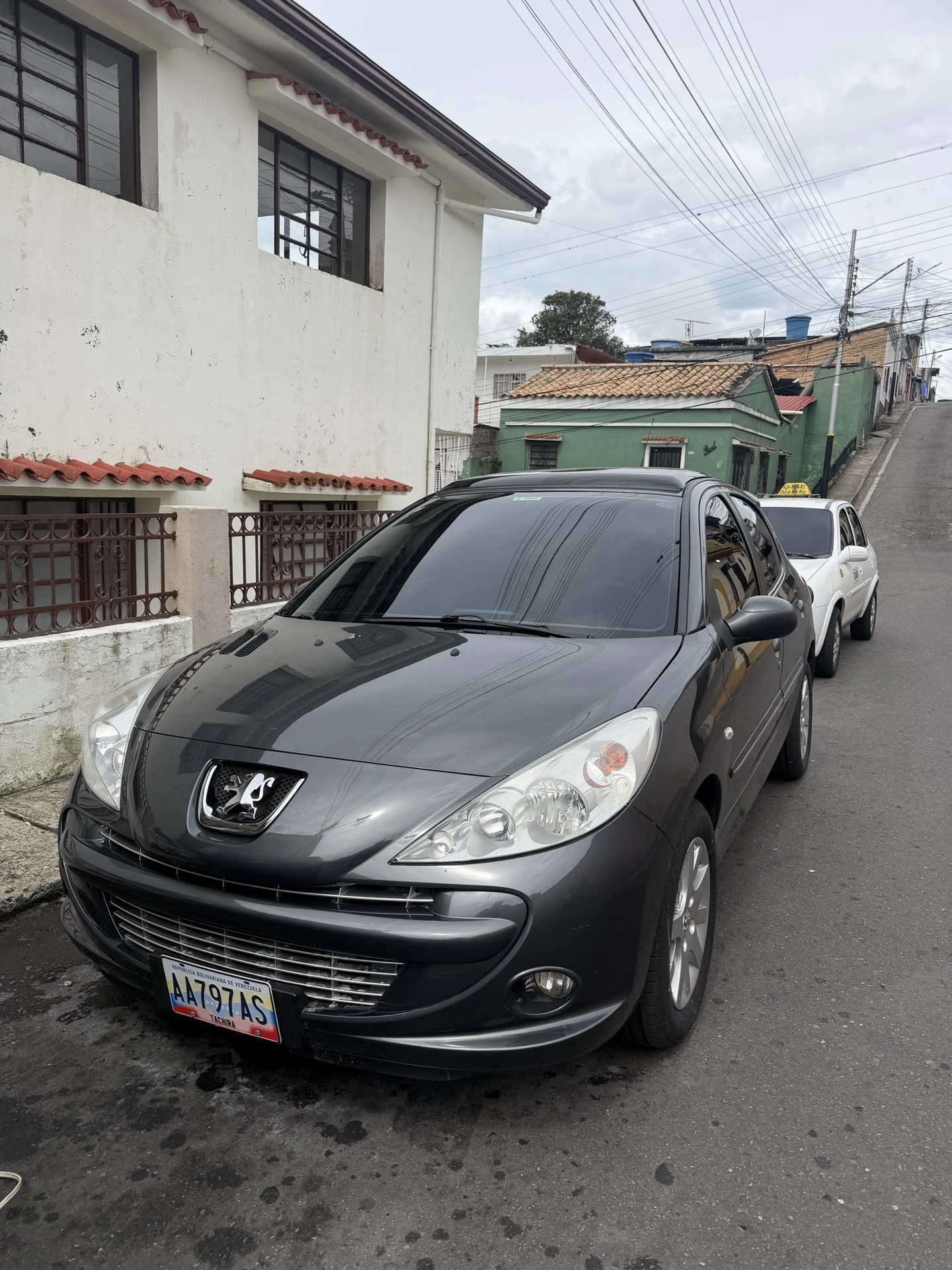 2012 Peugeot 207 Compact — foto 2