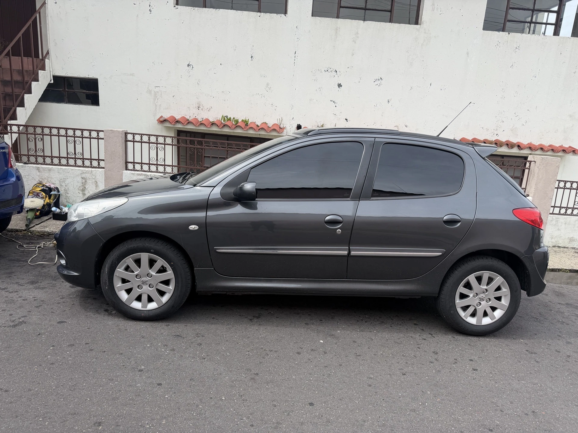 2012 Peugeot 207 Compact — foto 4