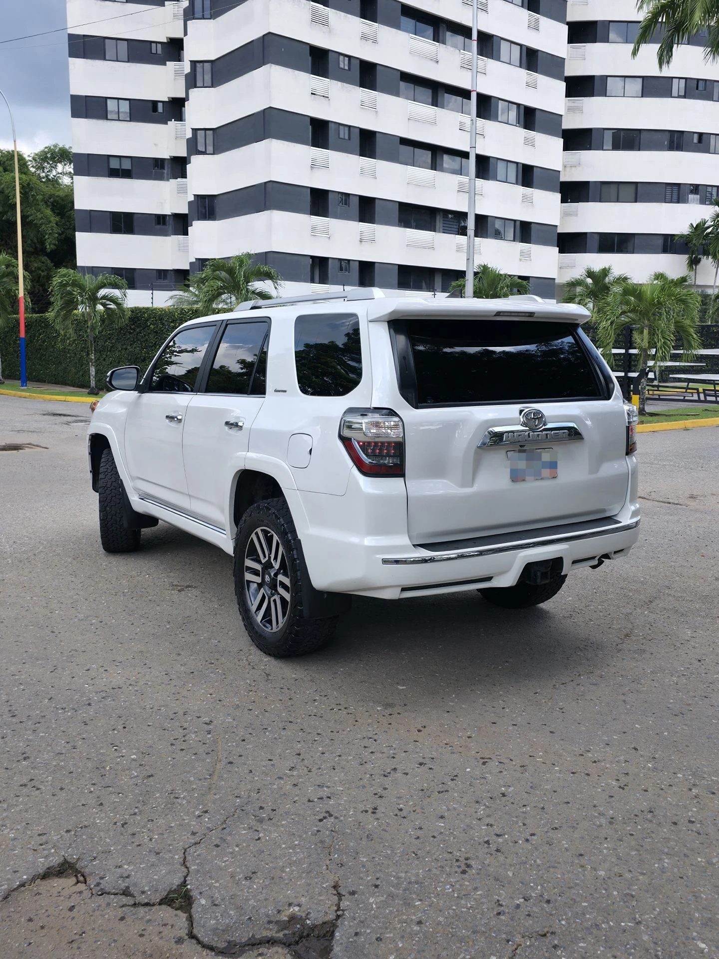 2016 Toyota 4Runner LIMITED — foto 3