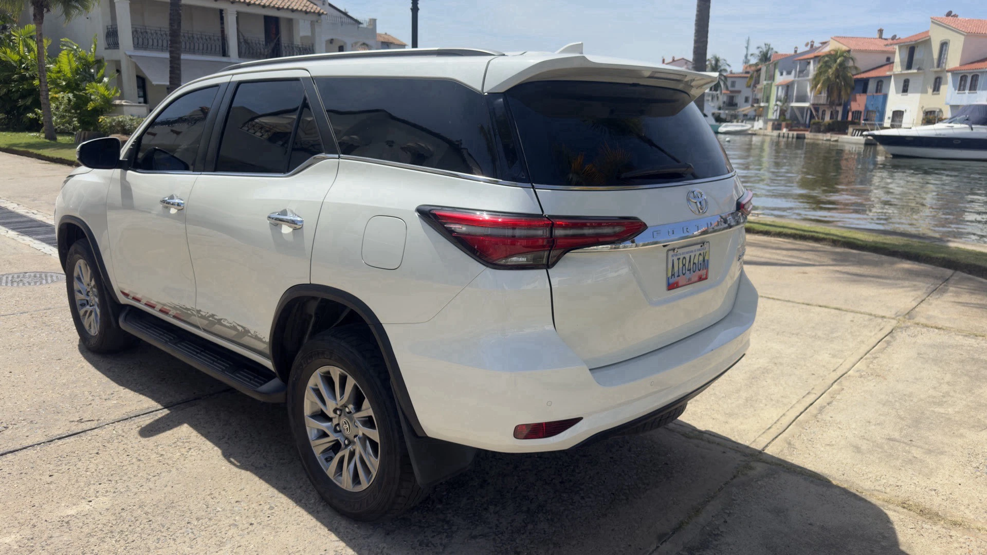 2022 Toyota Fortuner Sr5 — foto 2