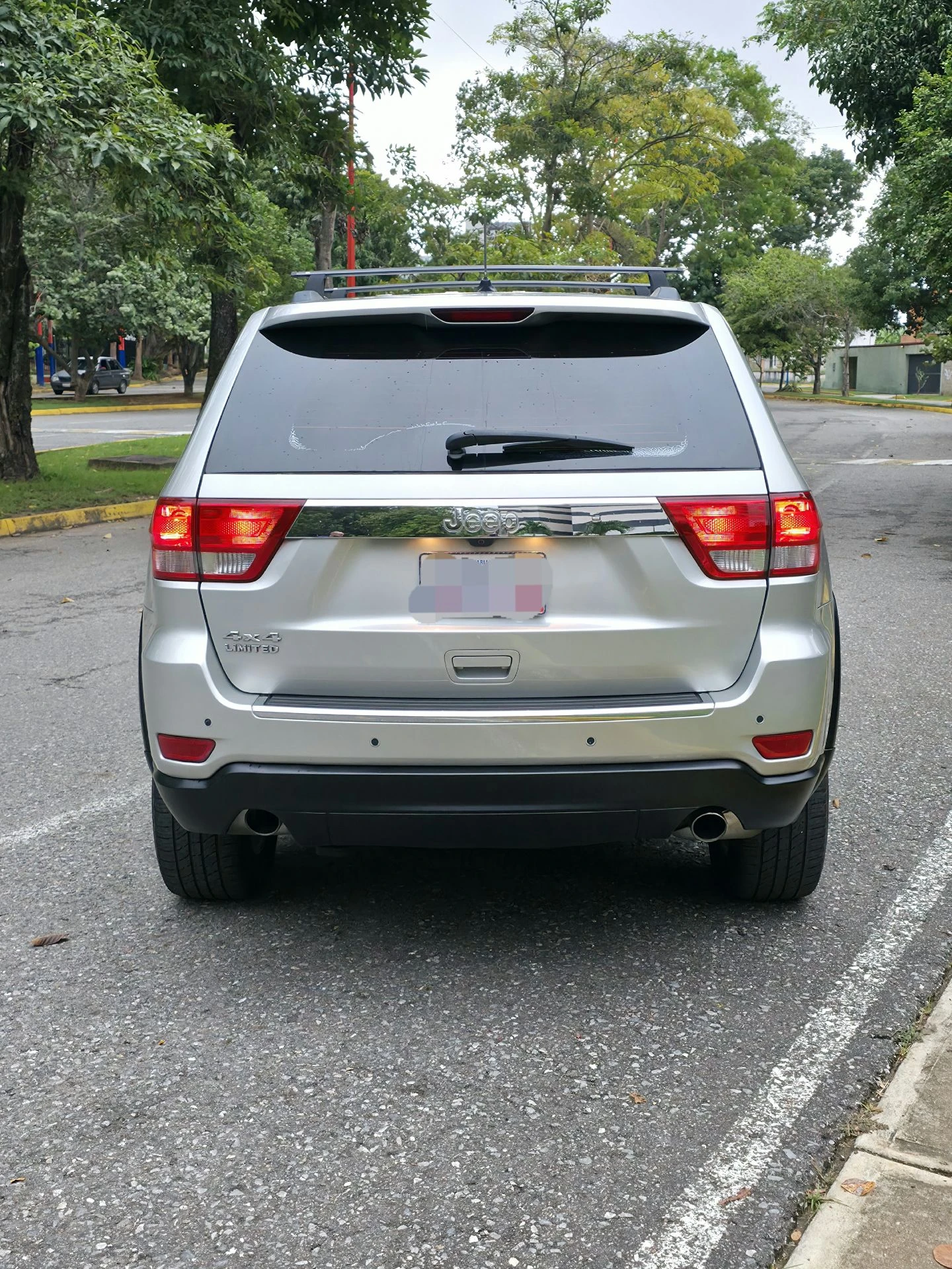 2013 Jeep Grand Cherokee LIMITED — foto 6