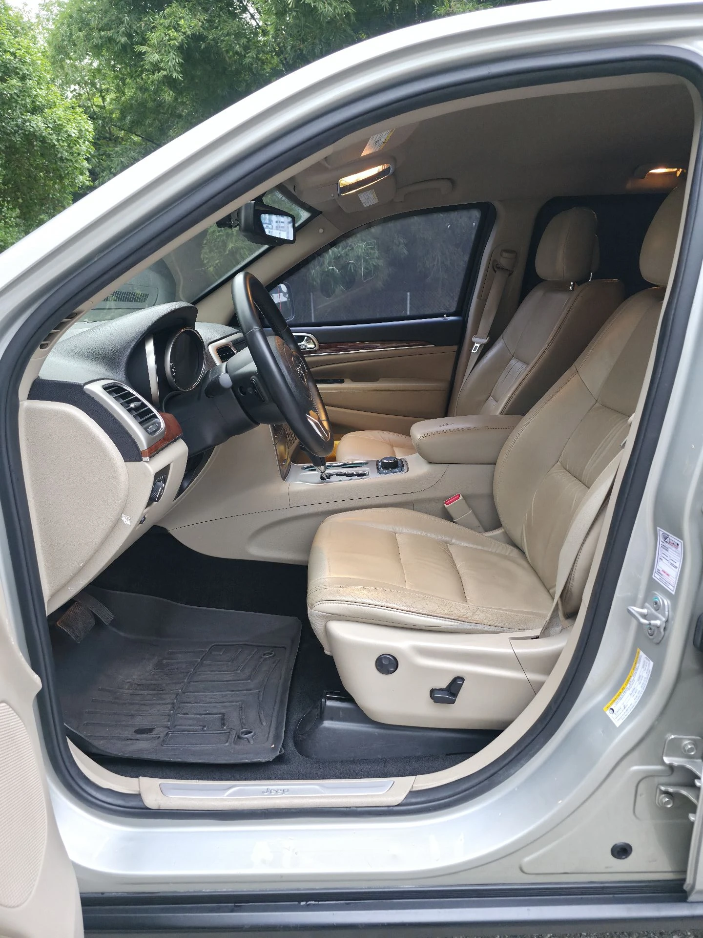 2013 Jeep Grand Cherokee LIMITED — foto 10
