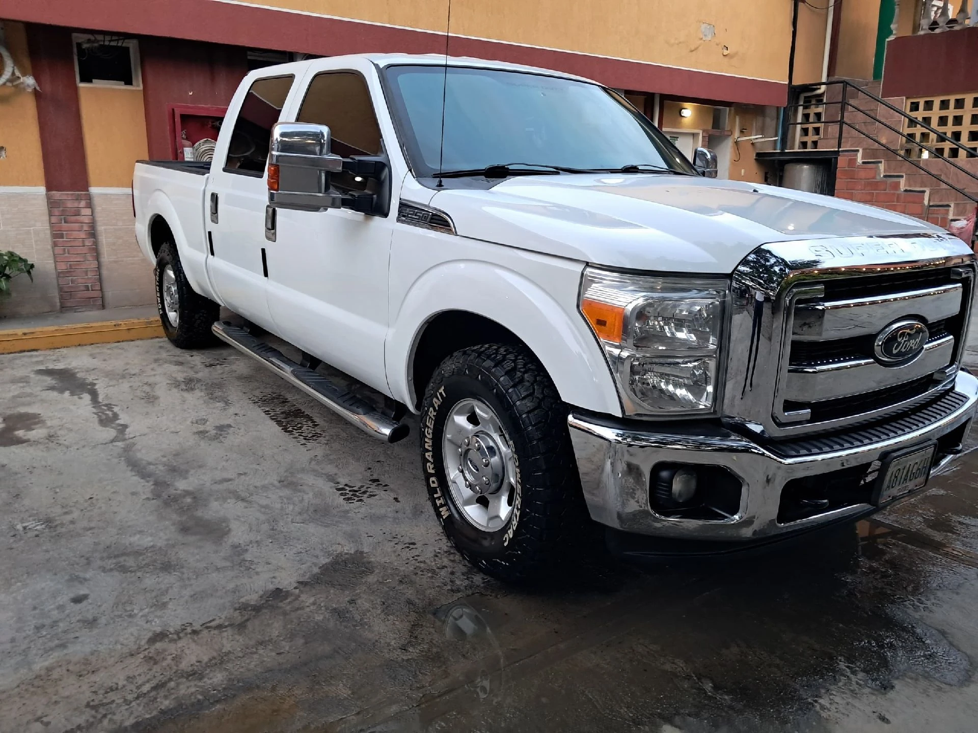 2011 Ford F-250 — foto 2