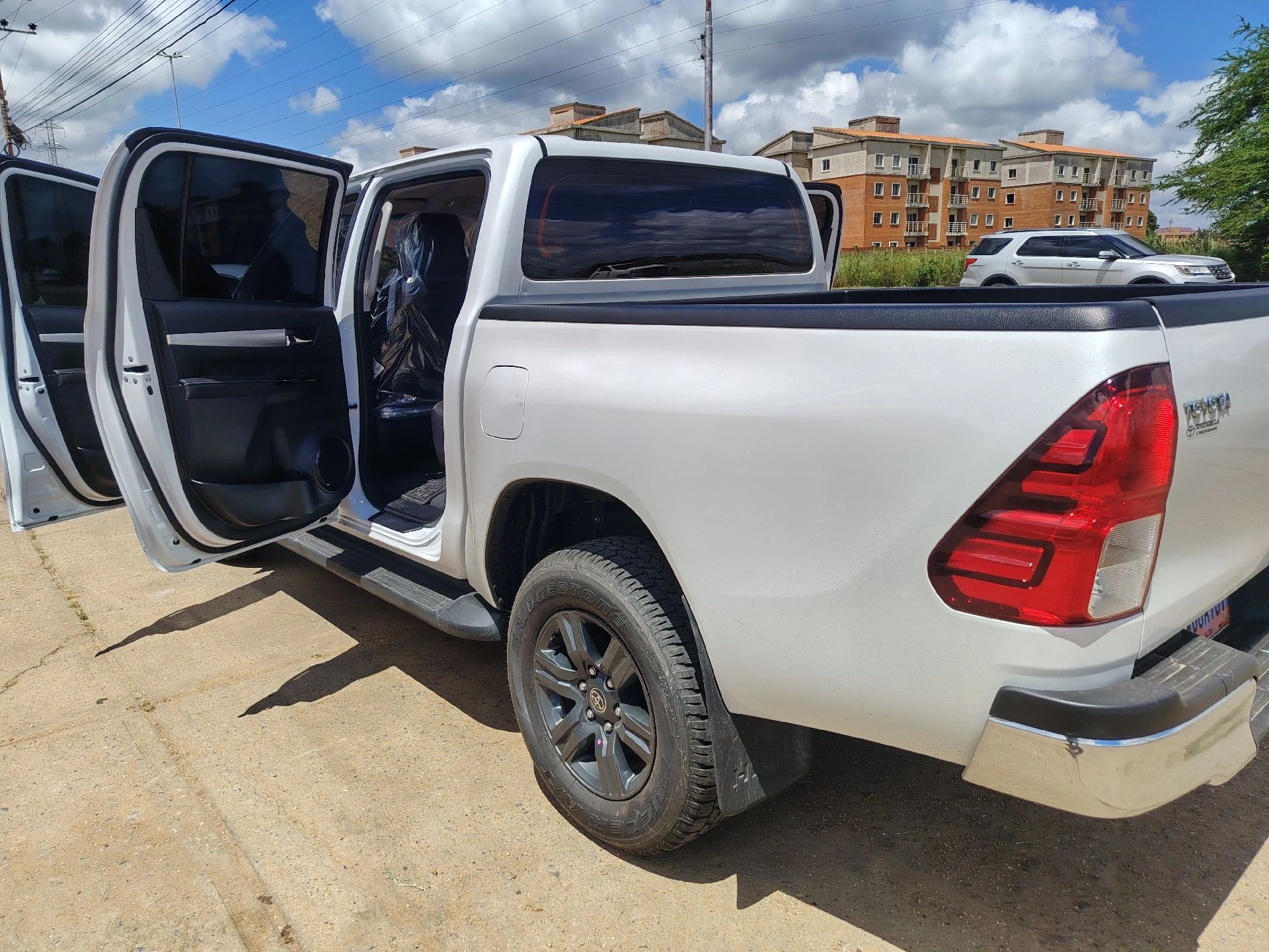 2027 Toyota Hilux 2.8 6AT 4x4 — foto 5