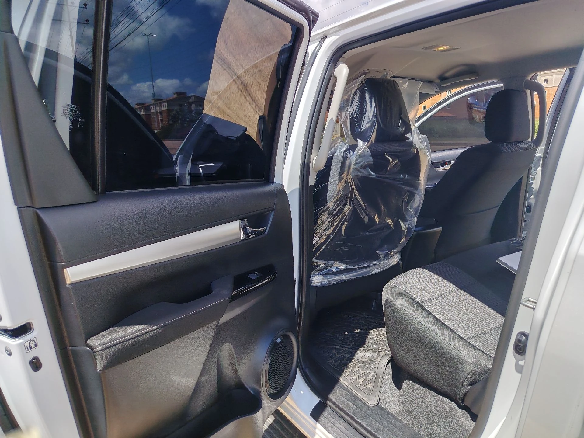 2027 Toyota Hilux 2.8 6AT 4x4 — foto 6