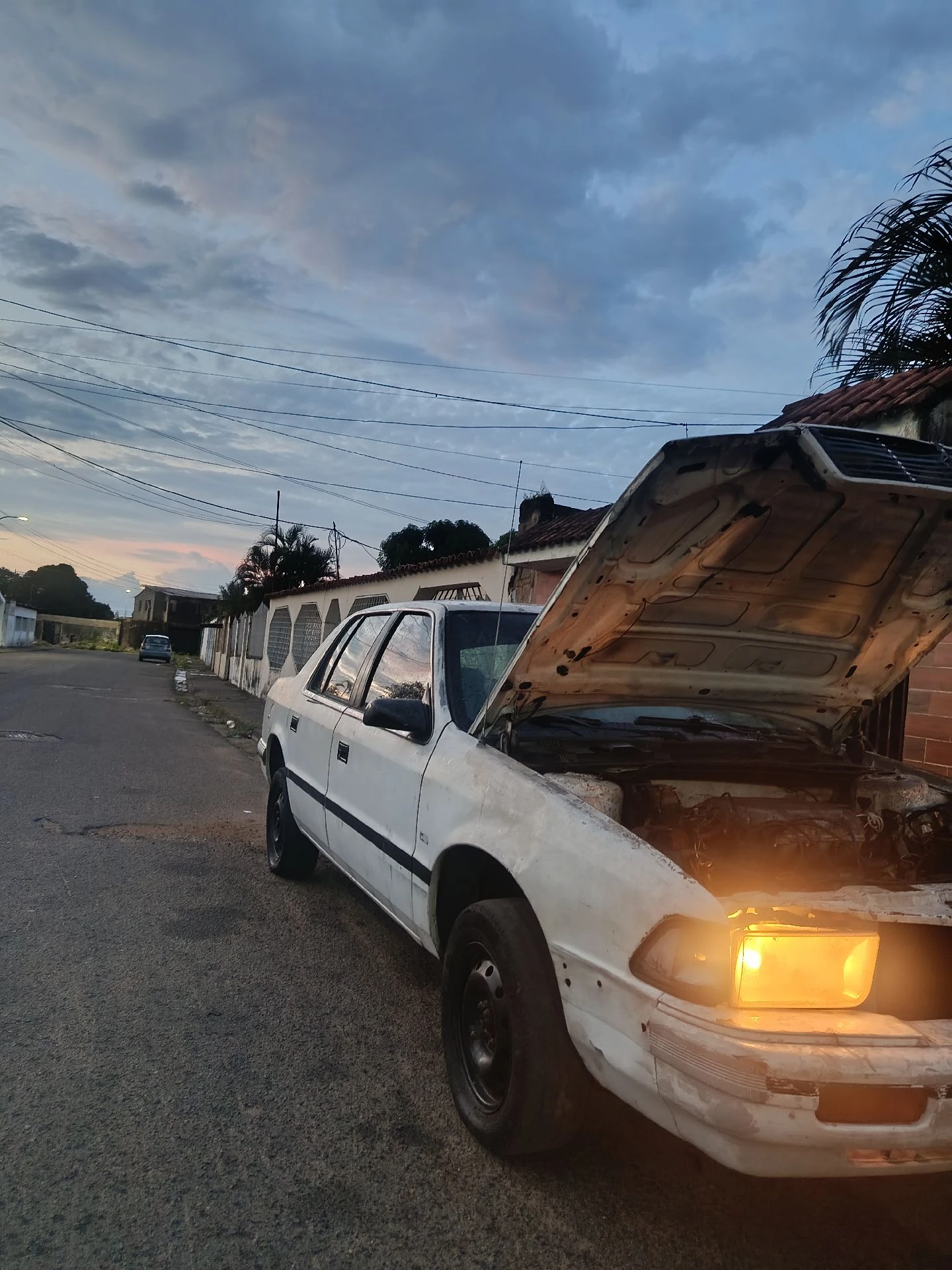 1992 Chrysler Spirit — foto 2