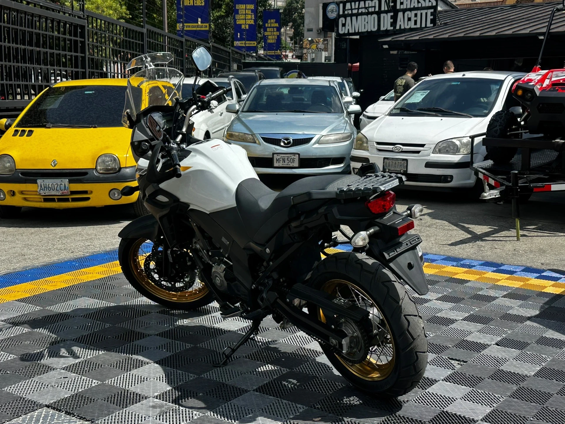 2024 Suzuki V-Strom 650 — foto 6