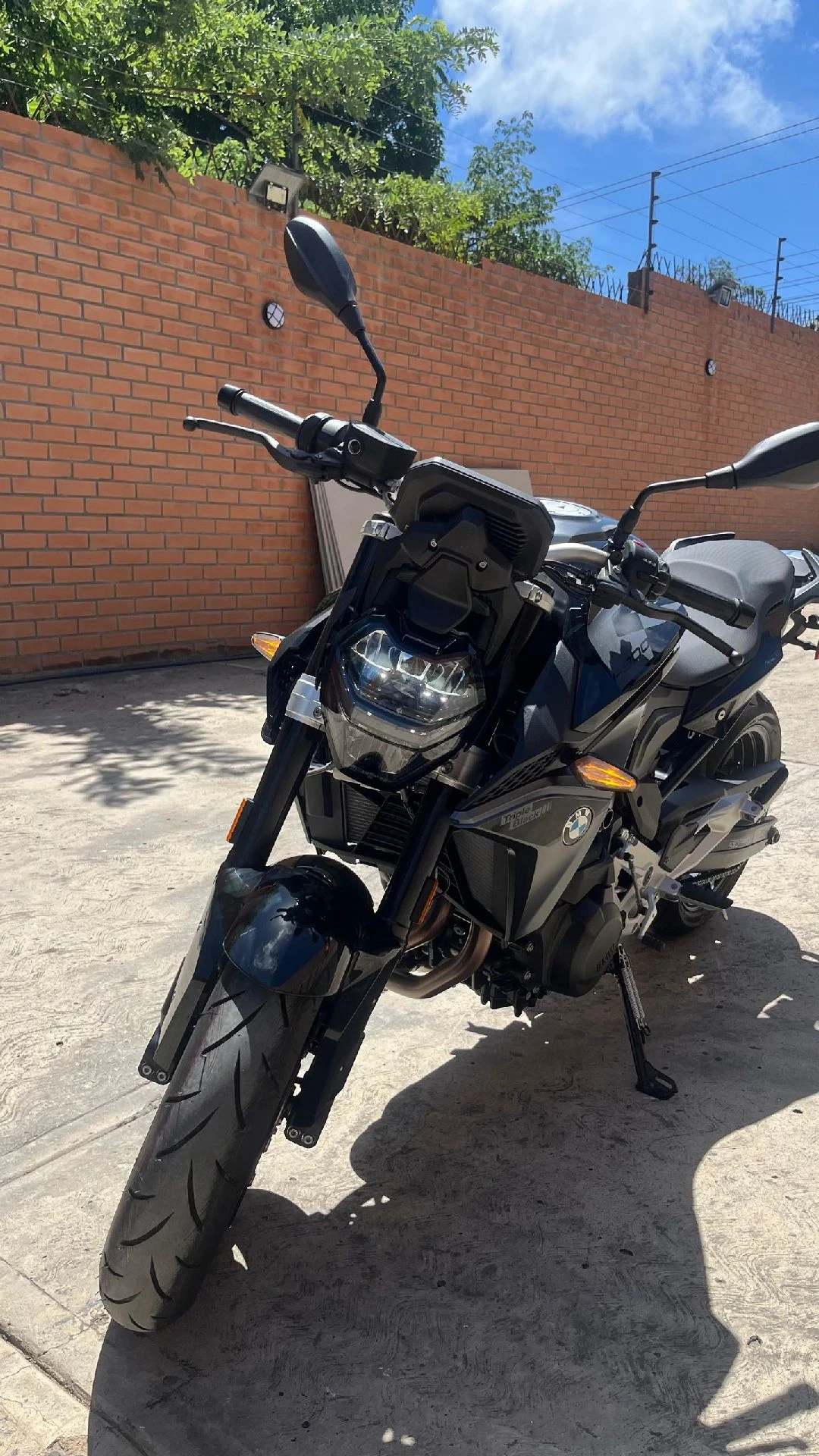 2024 BMW F 900 R Triple black — foto 2