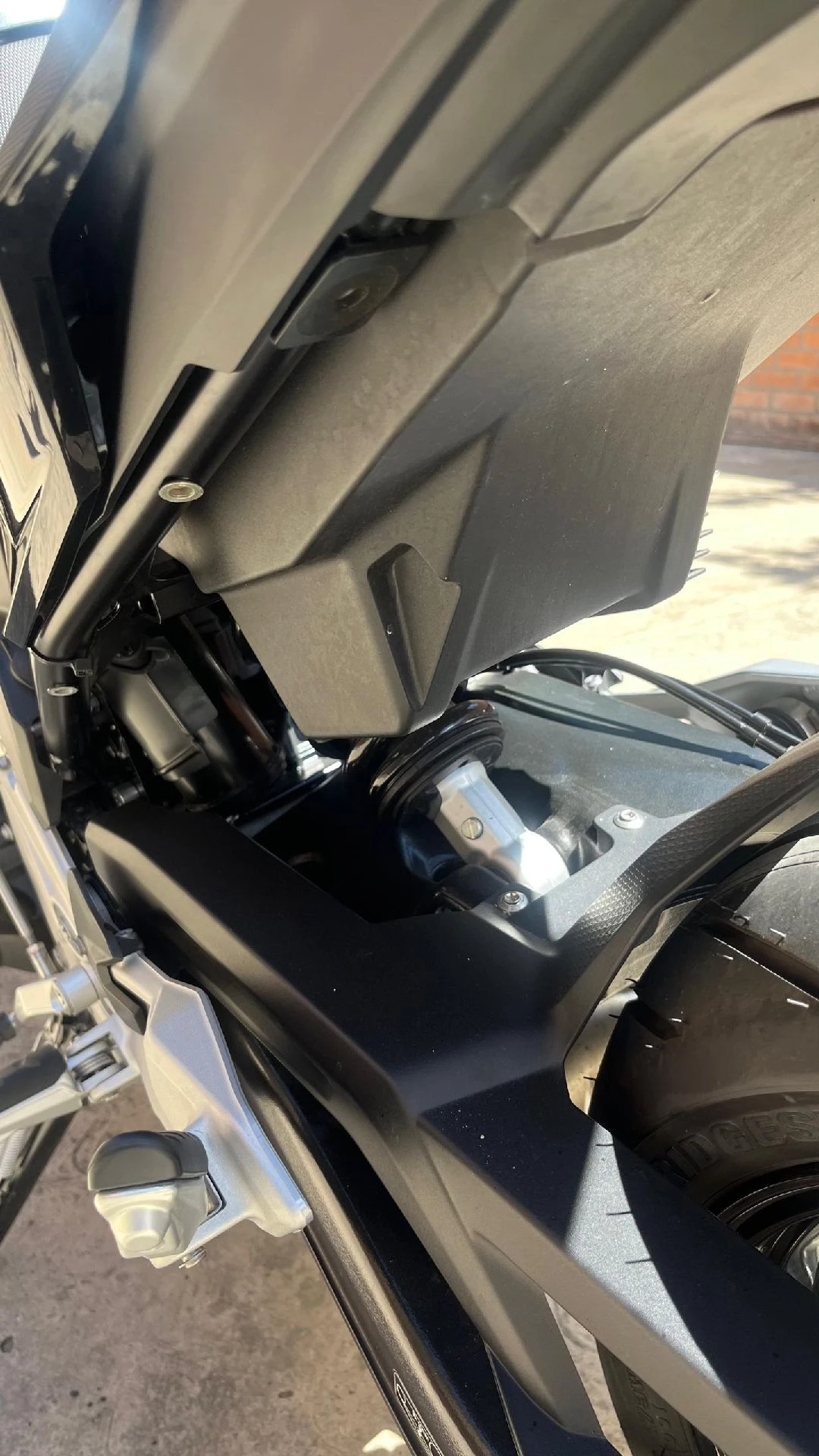 2024 BMW F 900 R Triple black — foto 4