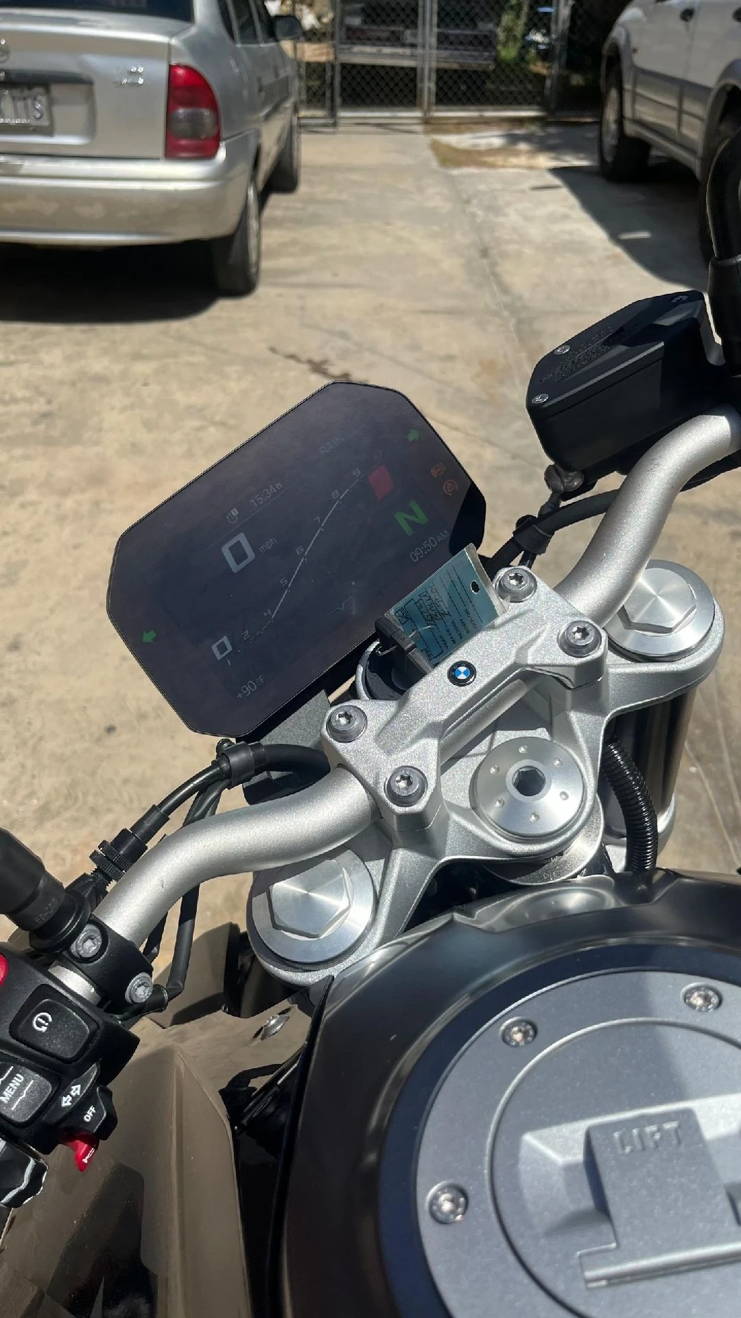2024 BMW F 900 R Triple black — foto 3