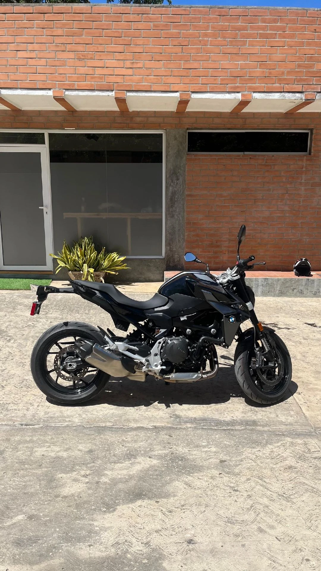 2024 BMW F 900 R Triple black — foto 5
