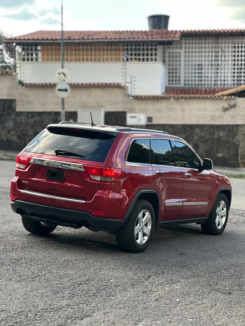 2011 Jeep Grand Cherokee Limited — foto 3