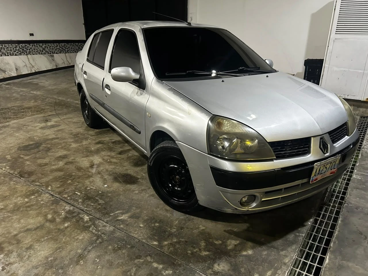 2009 Renault Symbol — foto 2