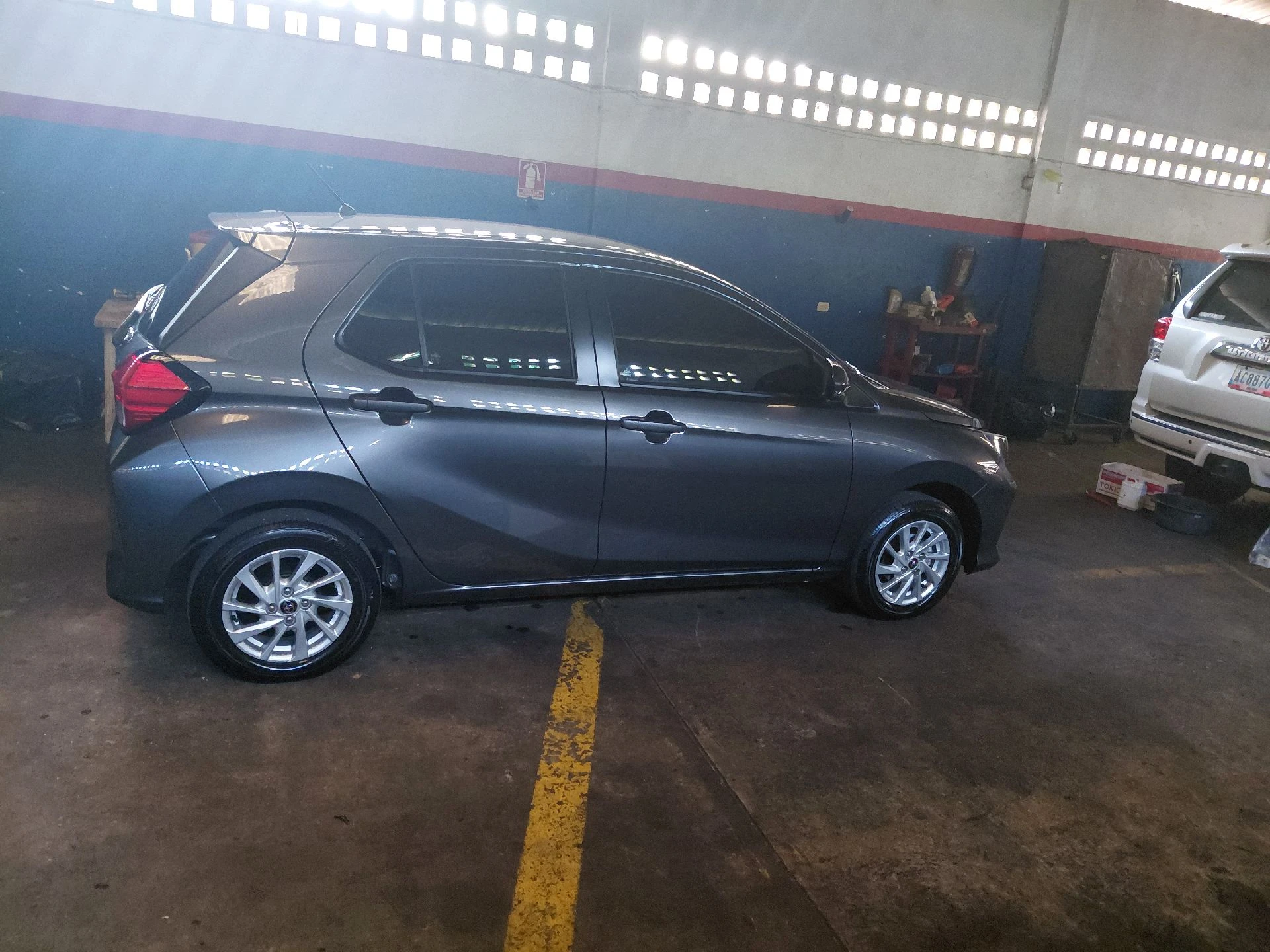 2026 Toyota Agya Full equipo automático — foto 3