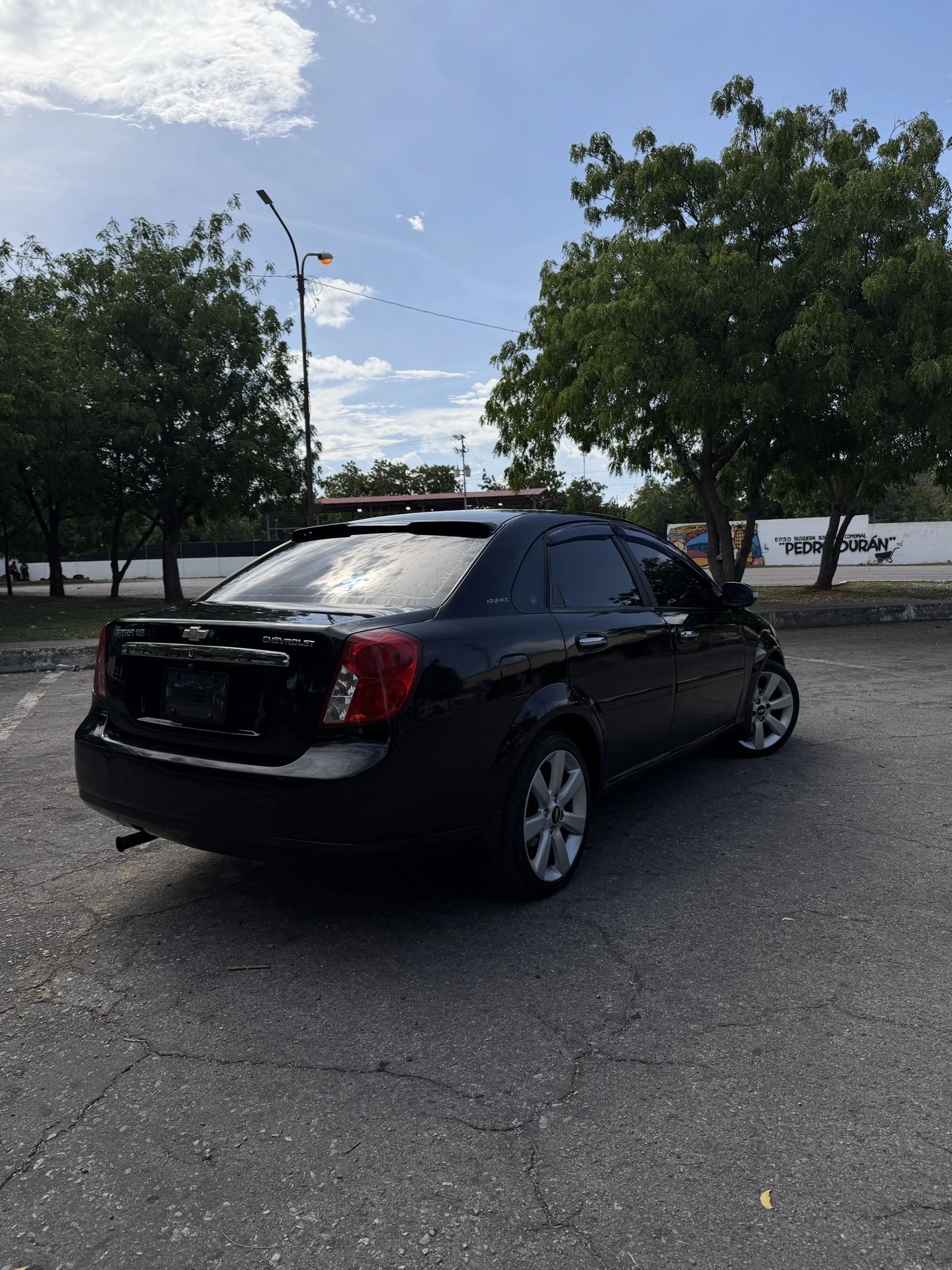2011 Chevrolet Optra Avance — foto 3
