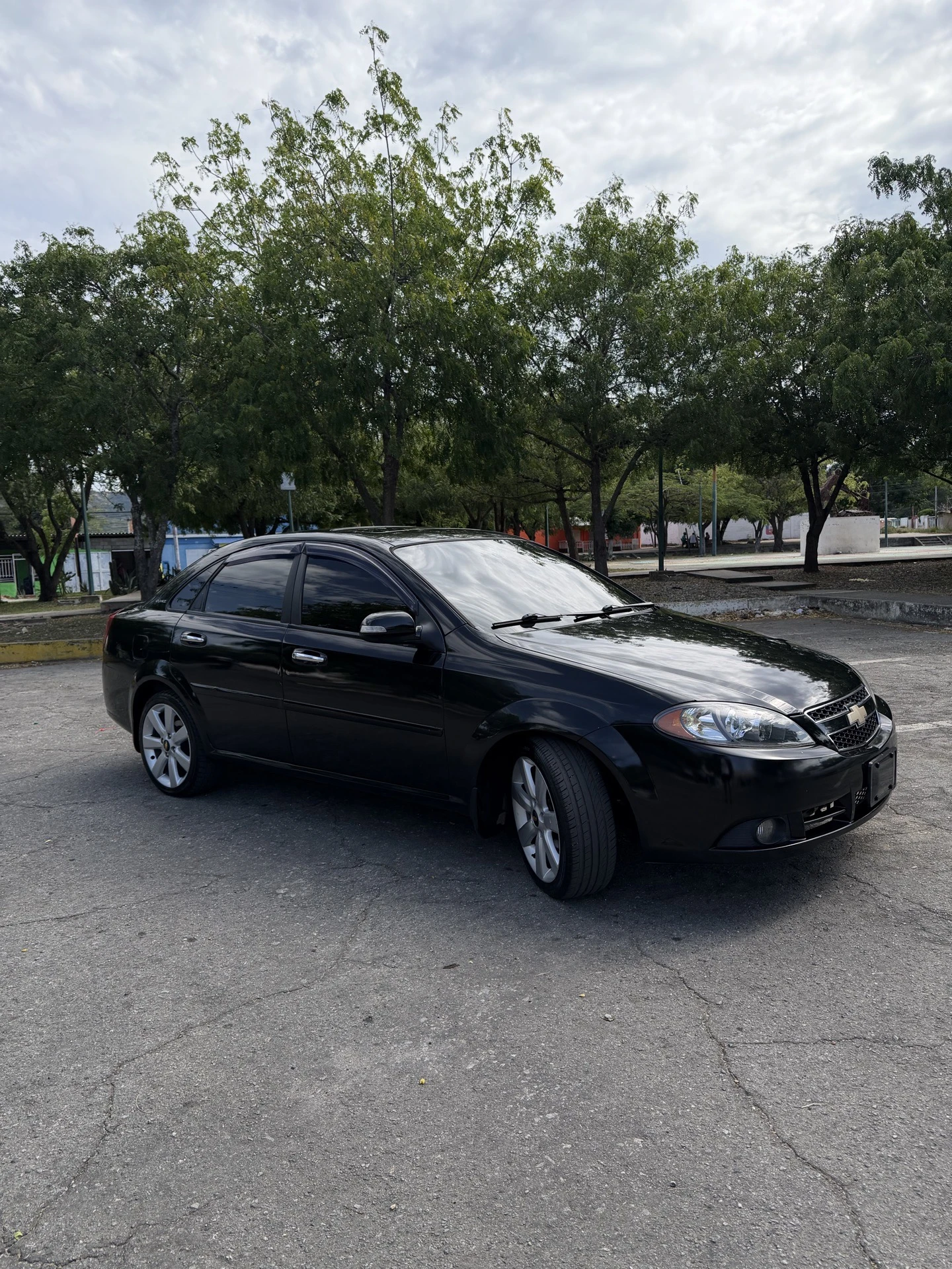 2011 Chevrolet Optra Avance — foto 2