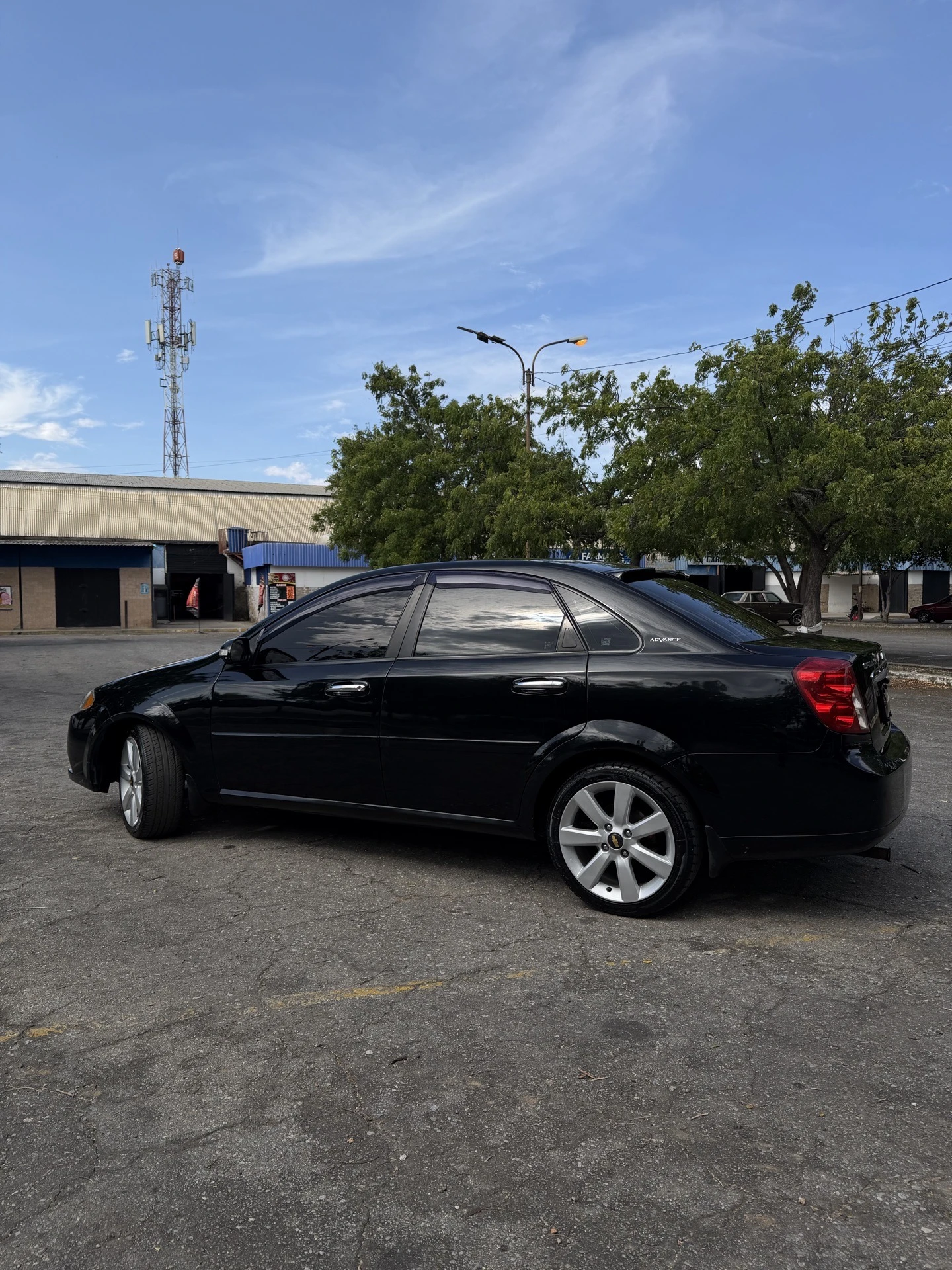 2011 Chevrolet Optra Avance — foto 4