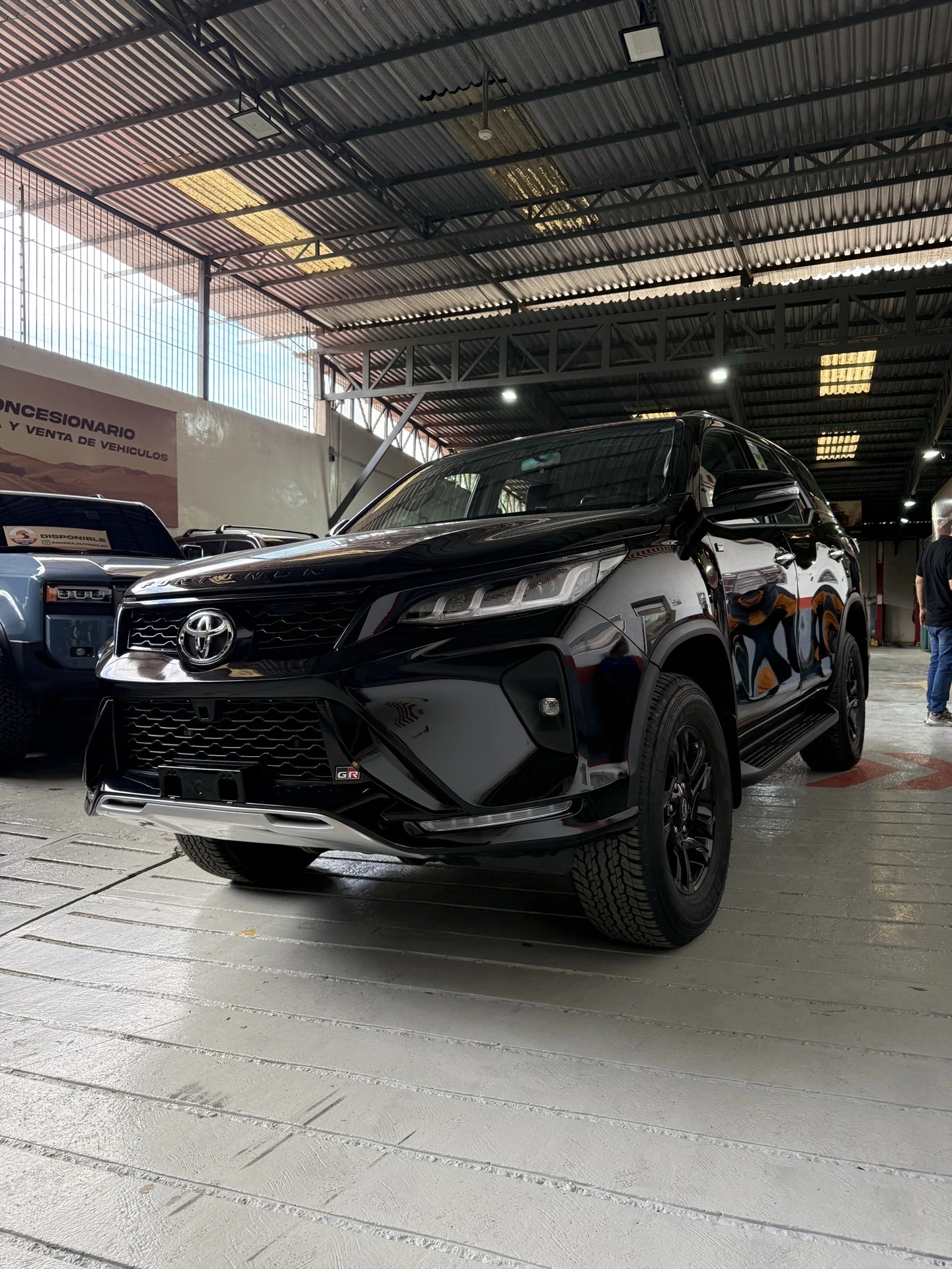 2026 Toyota Fortuner Gr — foto 2