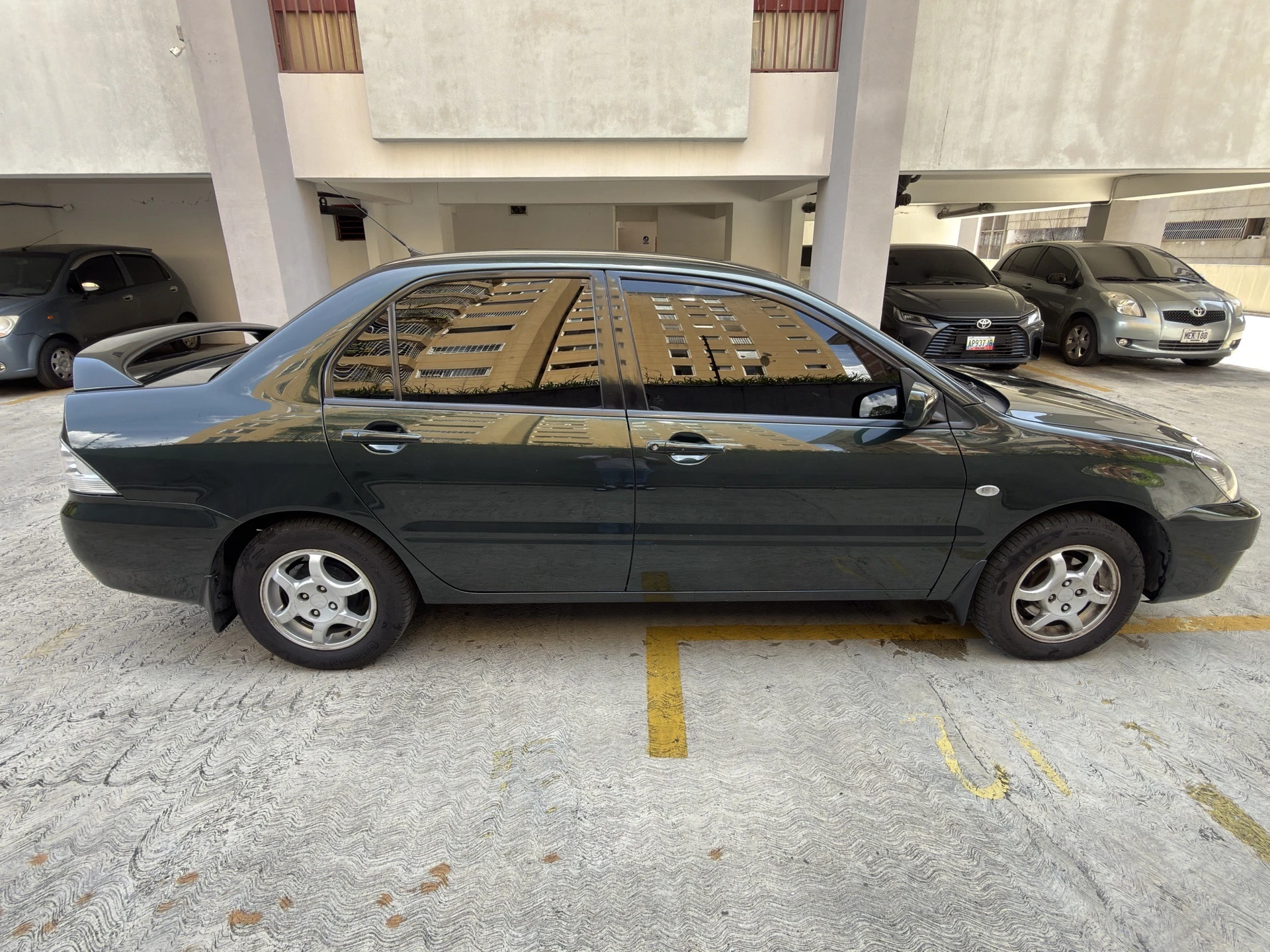 2013 Mitsubishi Lancer GLX 1.6 — photo 2