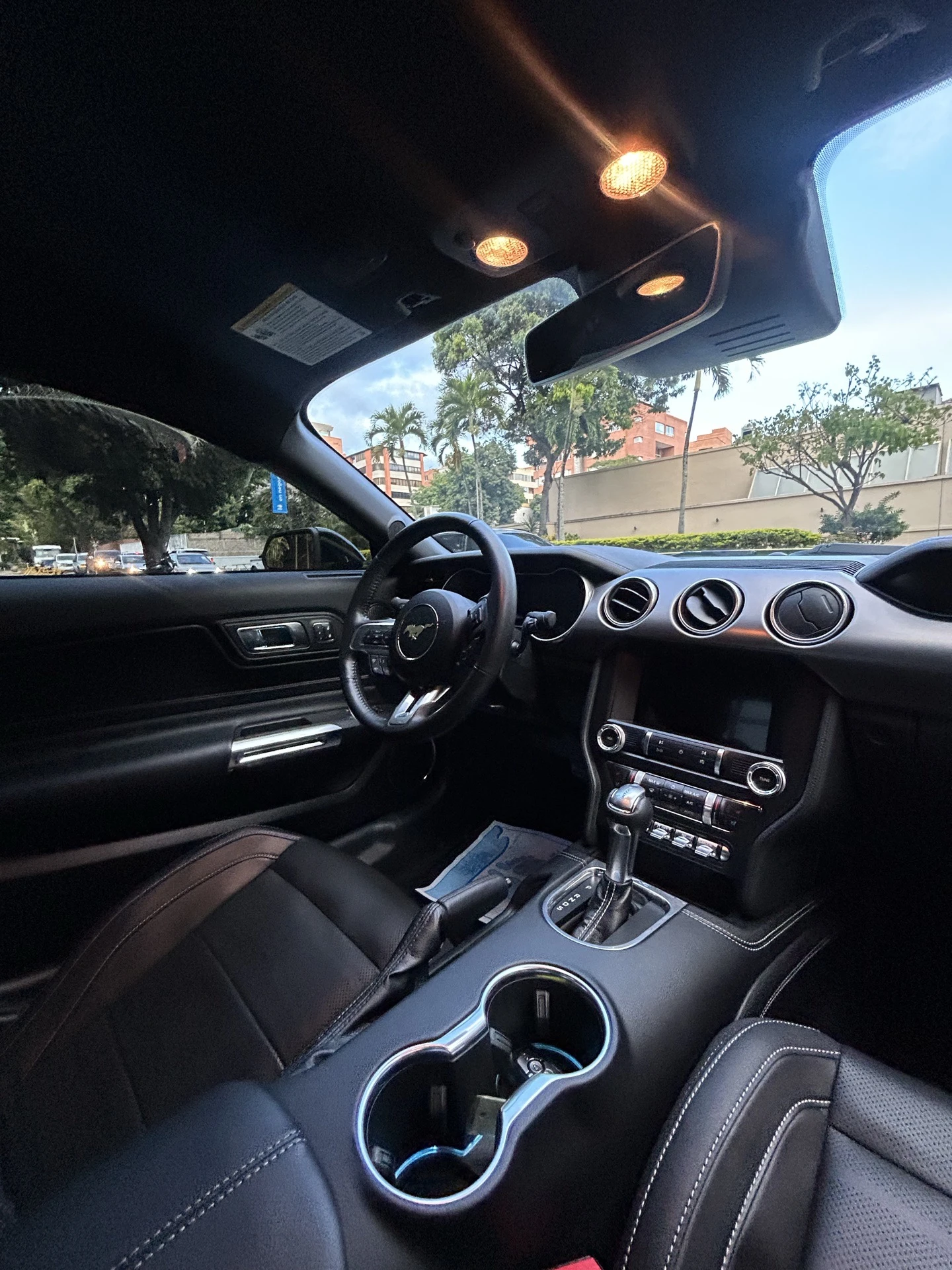 2021 Ford Mustang Ecoboost Premium — foto 9