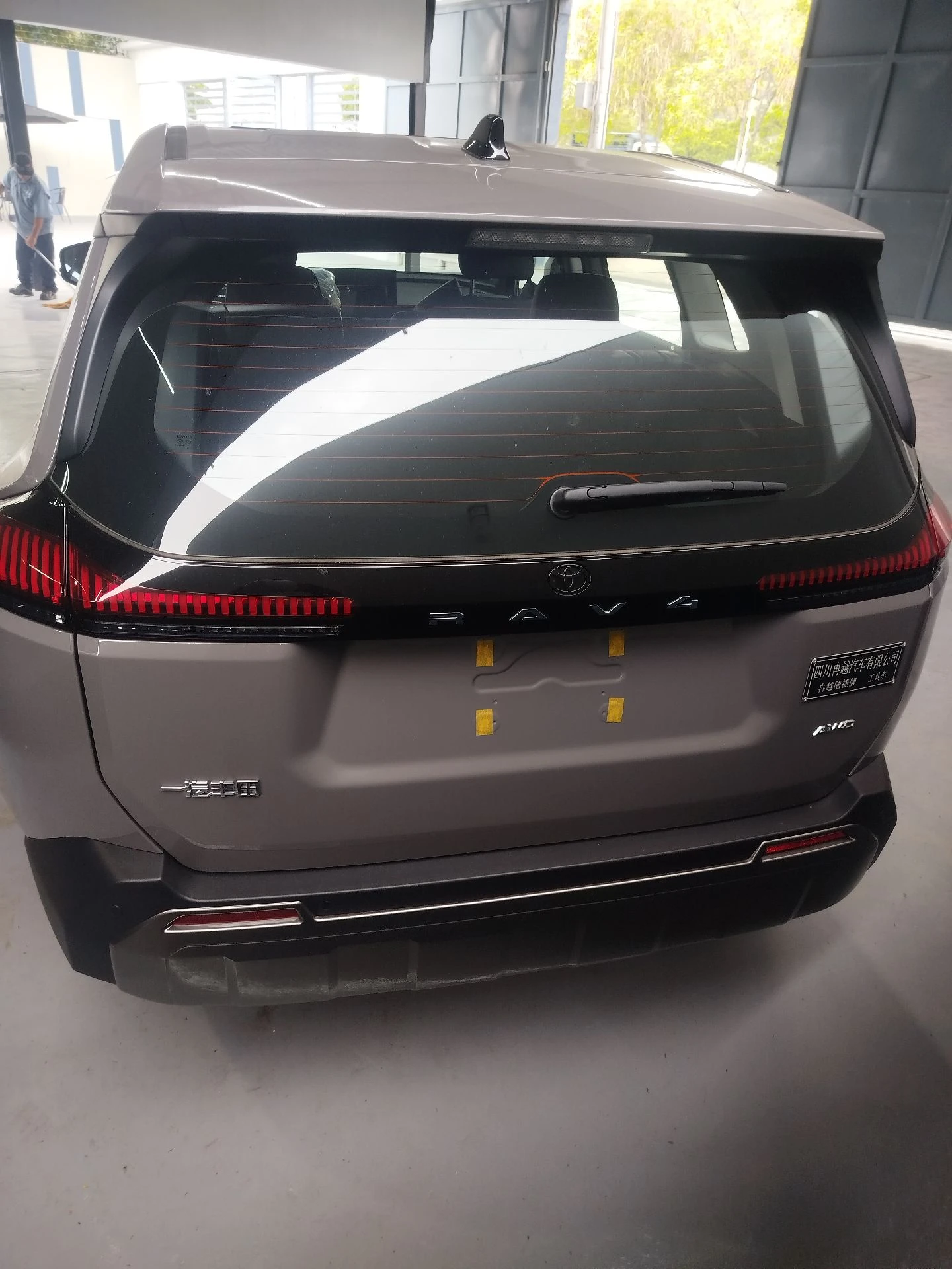 2026 Toyota RAV4 Deluxe — foto 3