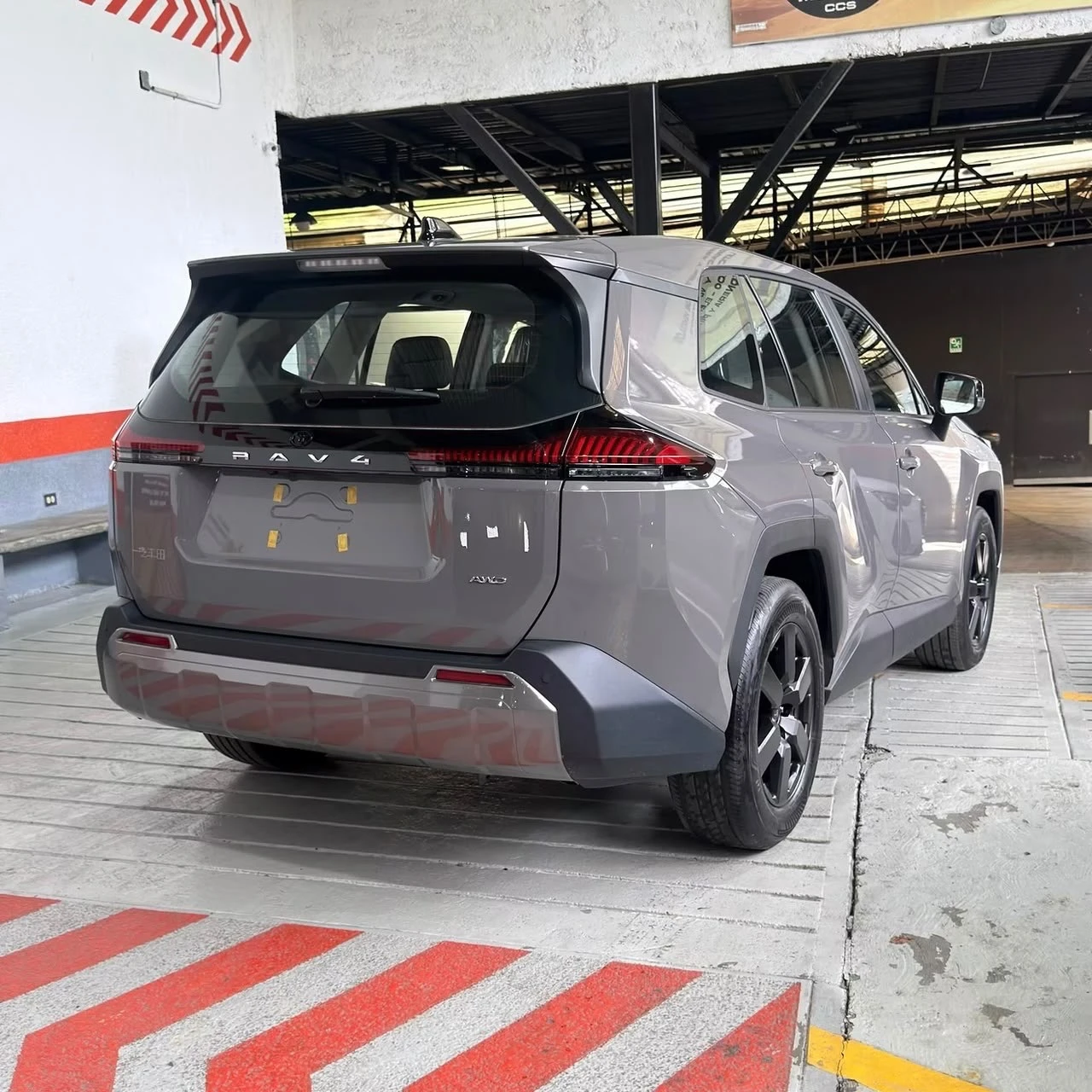 2026 Toyota RAV4 Full — foto 6