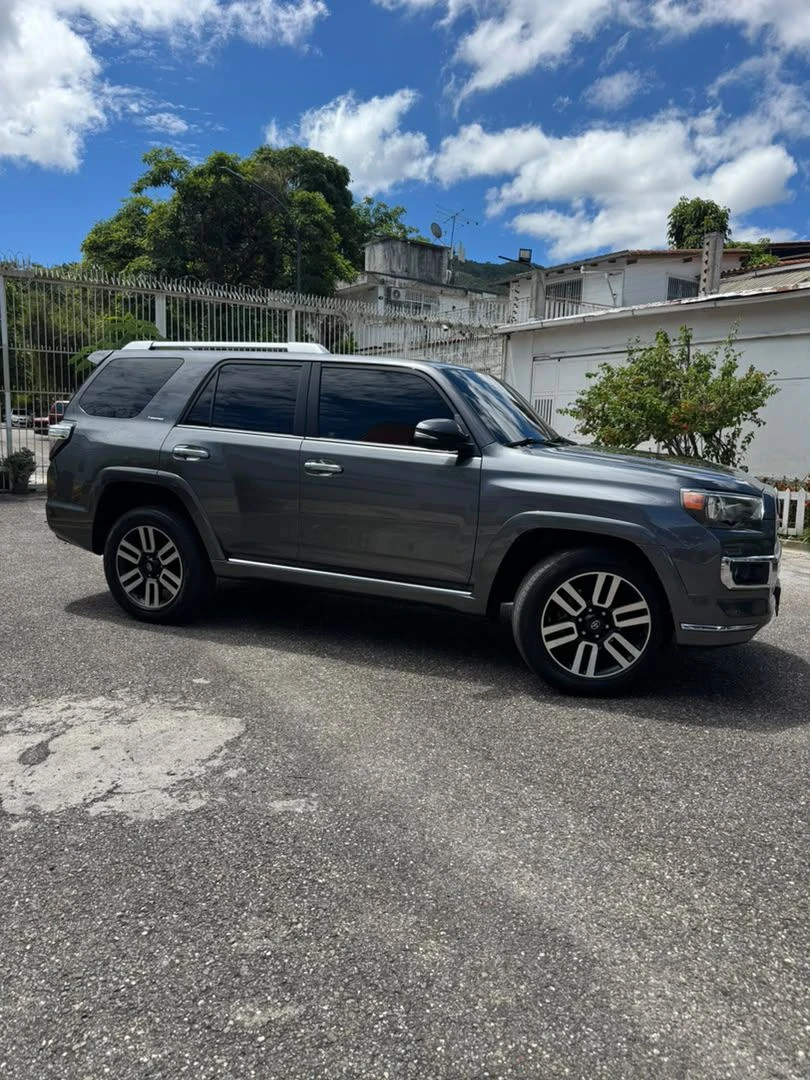 2020 Toyota 4Runner Limited — photo 4