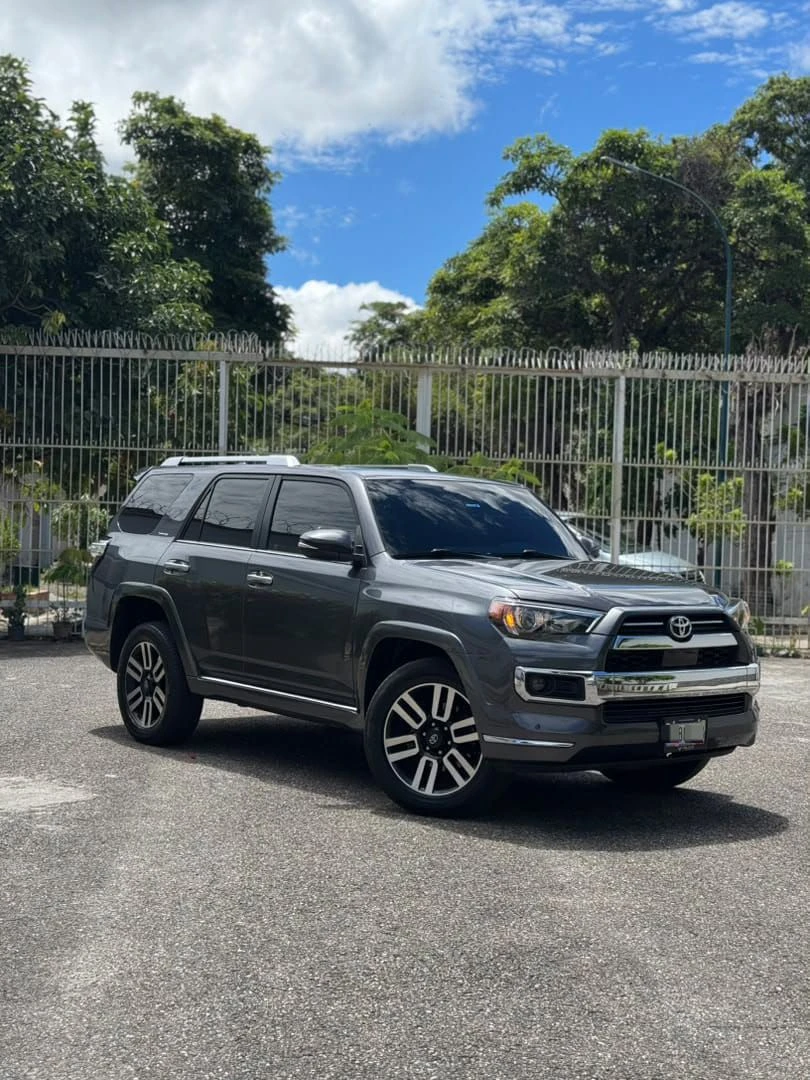 2020 Toyota 4Runner Limited — photo 5
