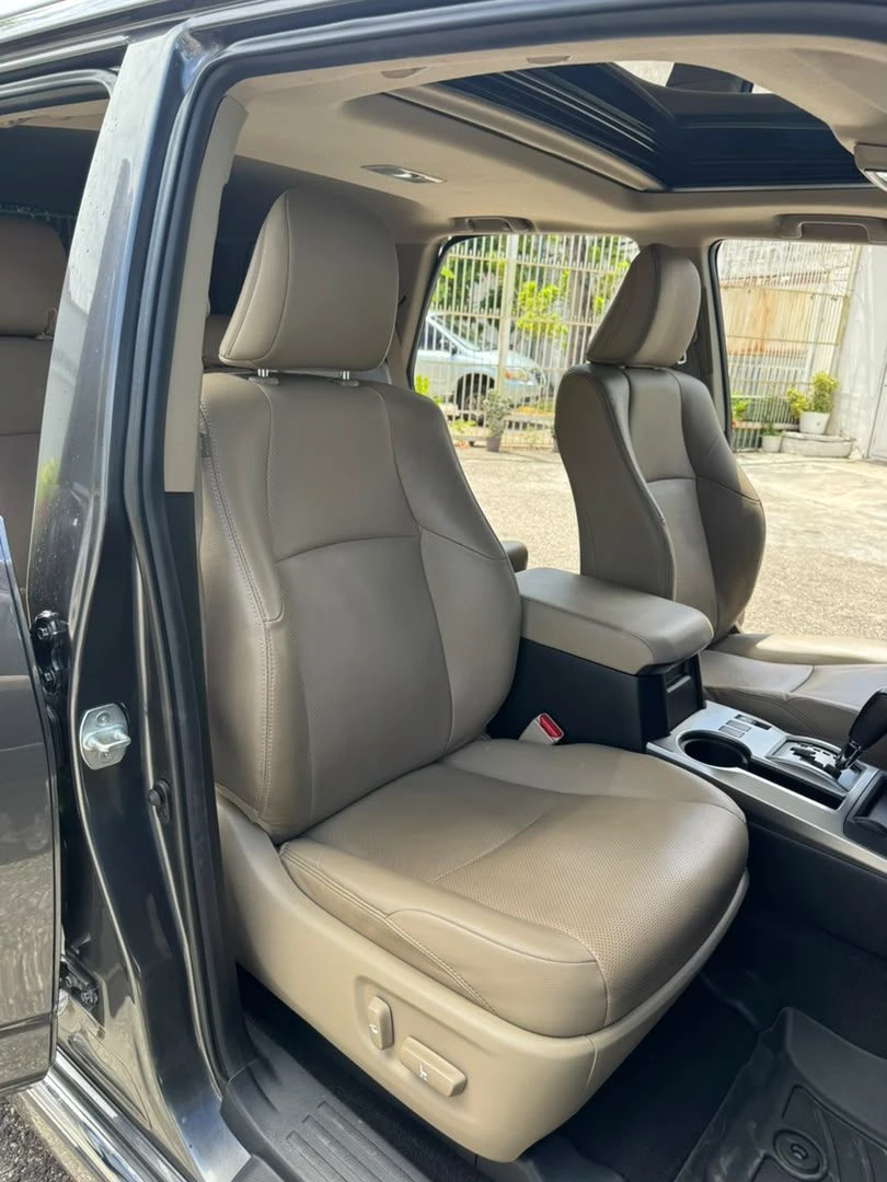 2020 Toyota 4Runner Limited — photo 10