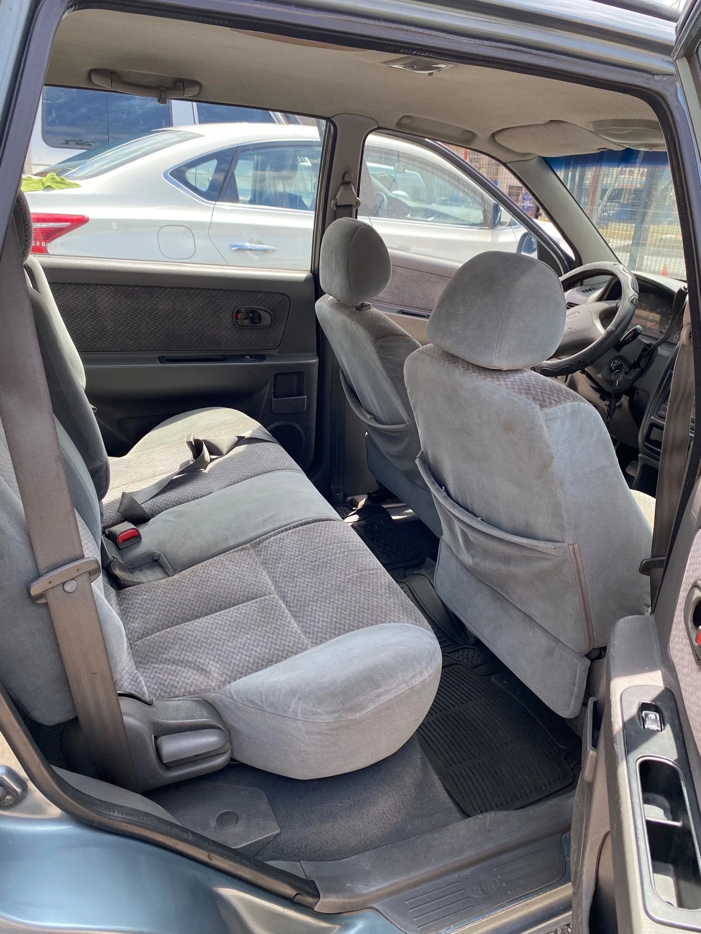 2002 Kia Carens LS — foto 10