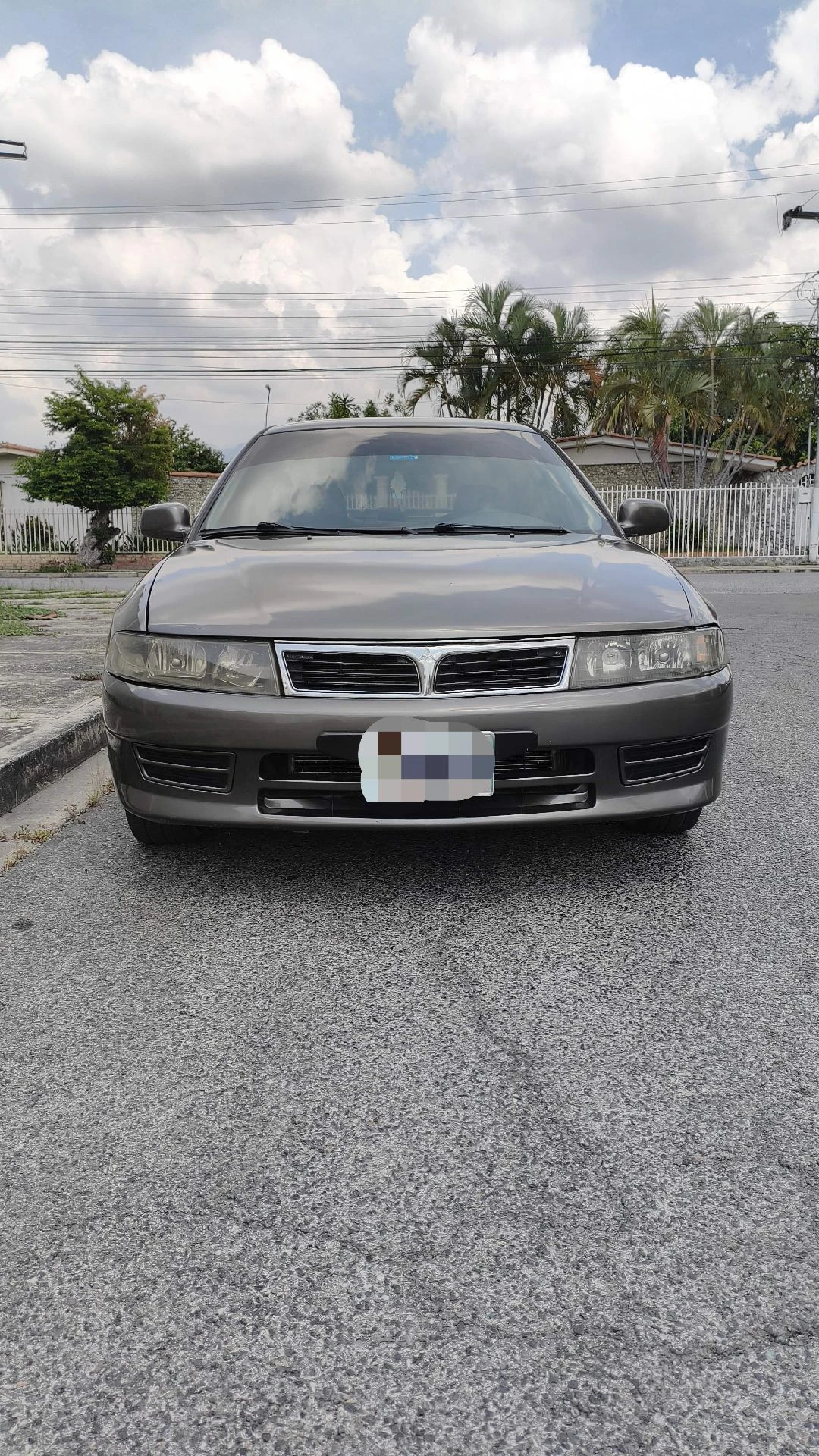 2009 Mitsubishi Signo GLX — foto 2
