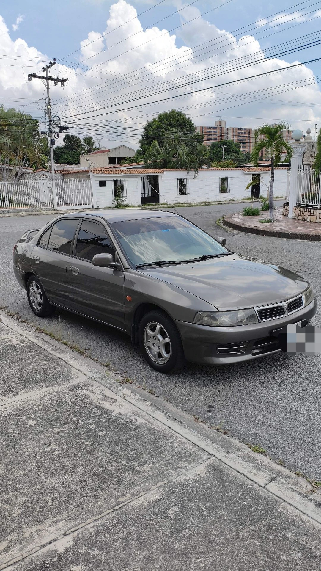 2009 Mitsubishi Signo GLX — foto 4