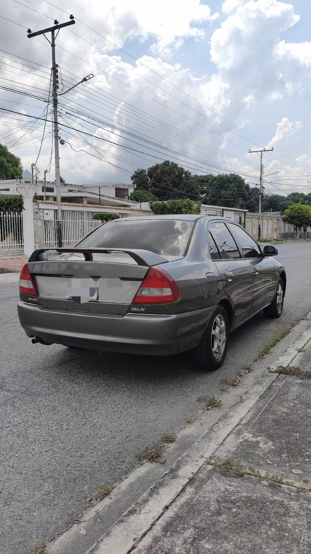 2009 Mitsubishi Signo GLX — foto 6