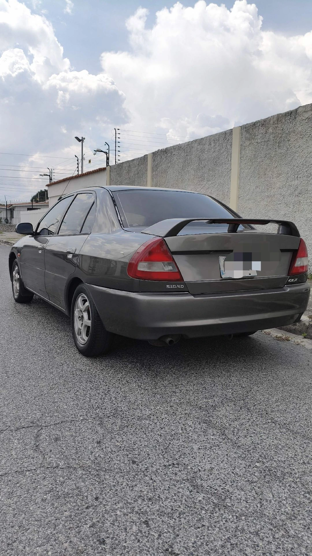 2009 Mitsubishi Signo GLX — foto 8