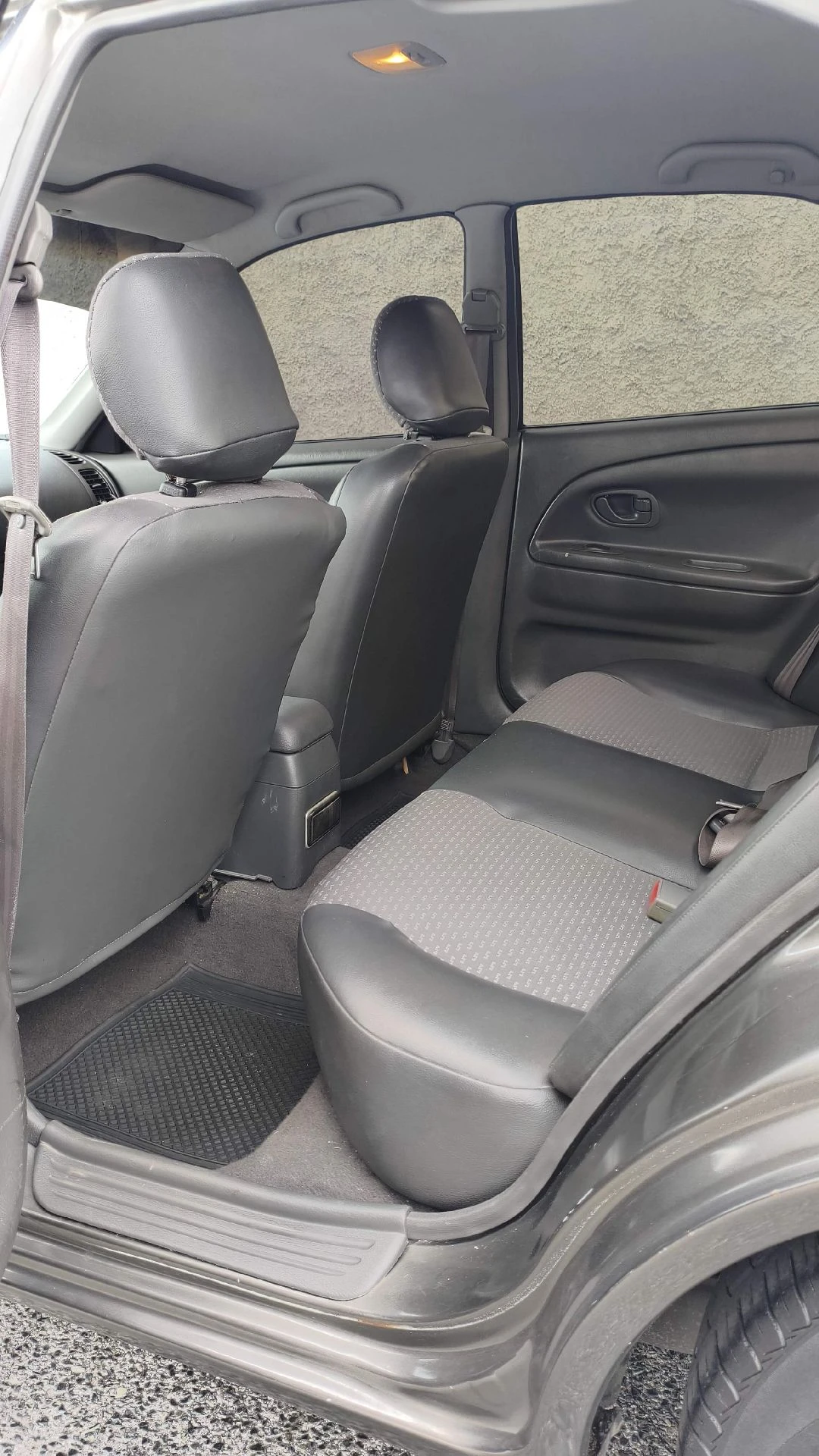 2009 Mitsubishi Signo GLX — foto 11