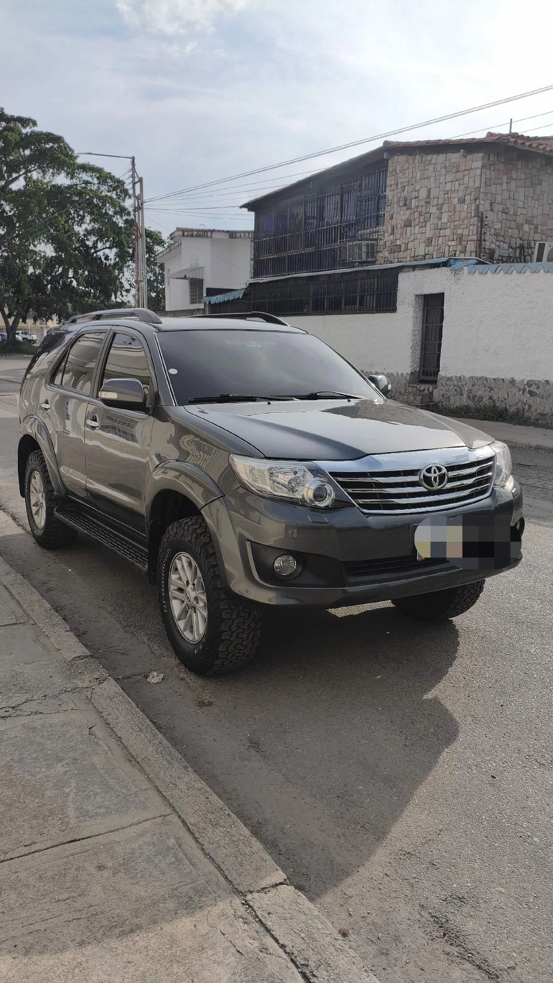 2013 Toyota Fortuner — foto 3