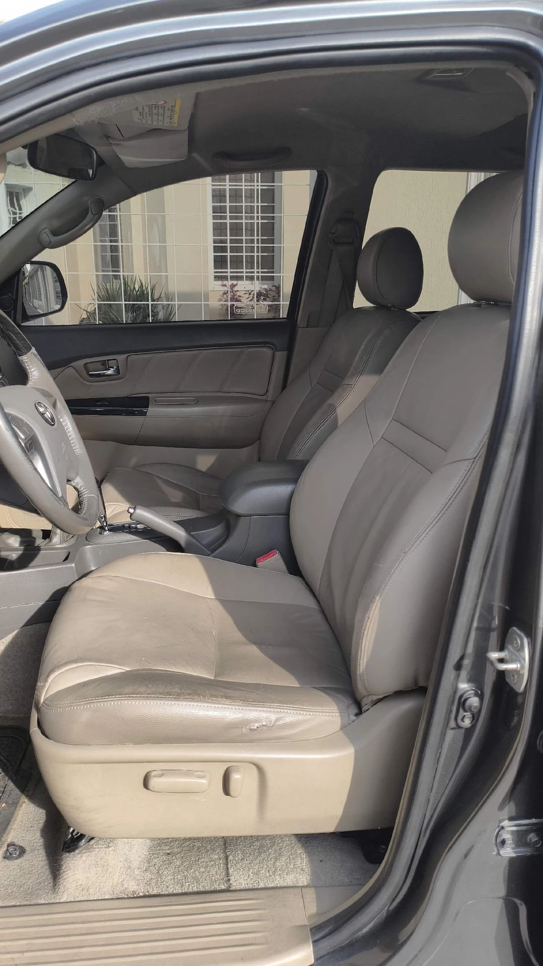 2013 Toyota Fortuner — foto 11