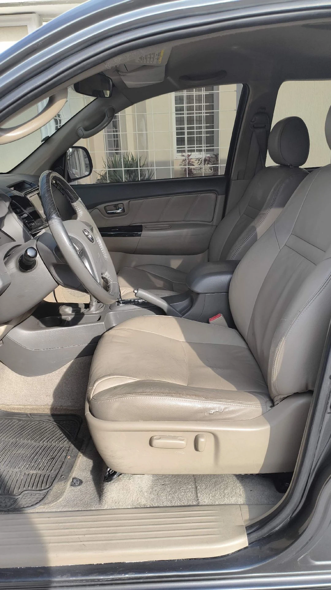 2013 Toyota Fortuner — foto 10