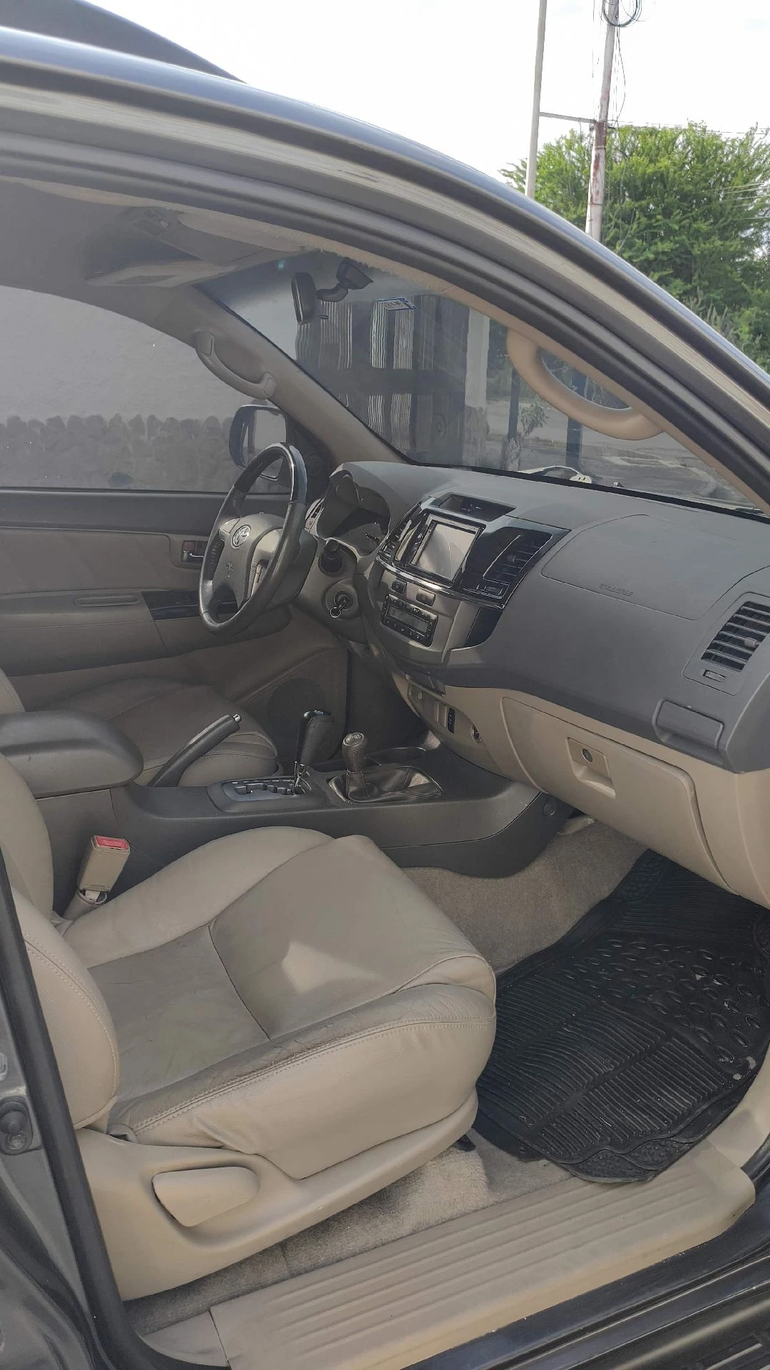2013 Toyota Fortuner — foto 14
