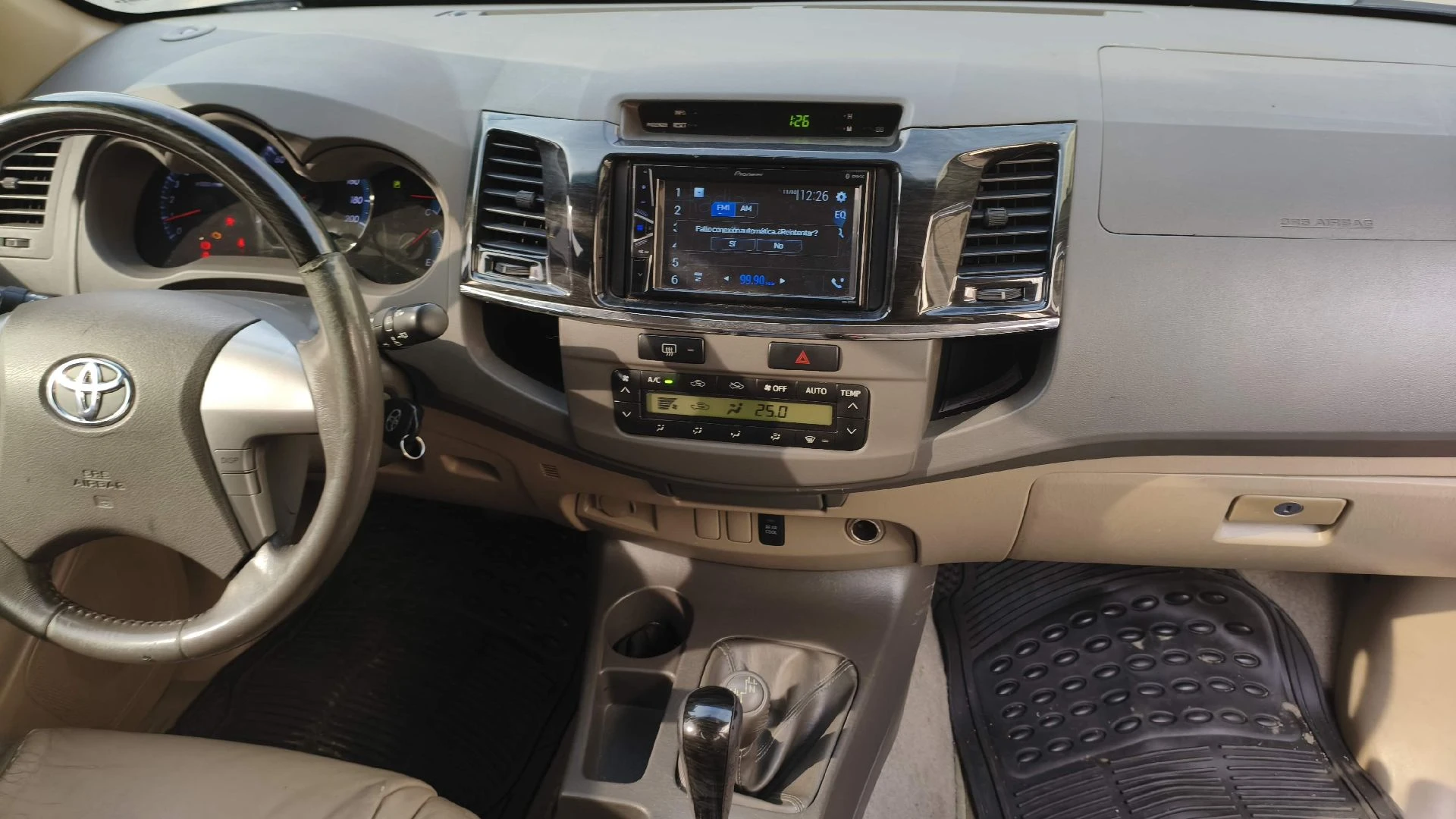 2013 Toyota Fortuner — foto 13