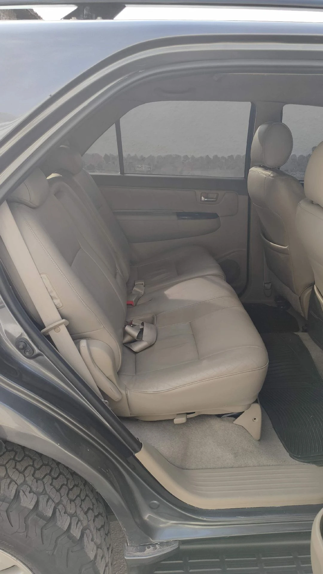 2013 Toyota Fortuner — foto 17