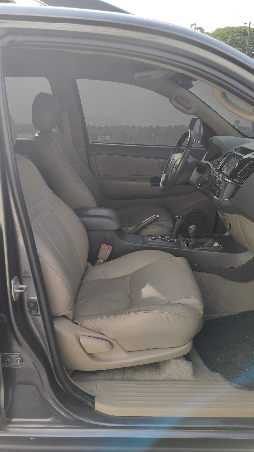 2013 Toyota Fortuner — foto 15