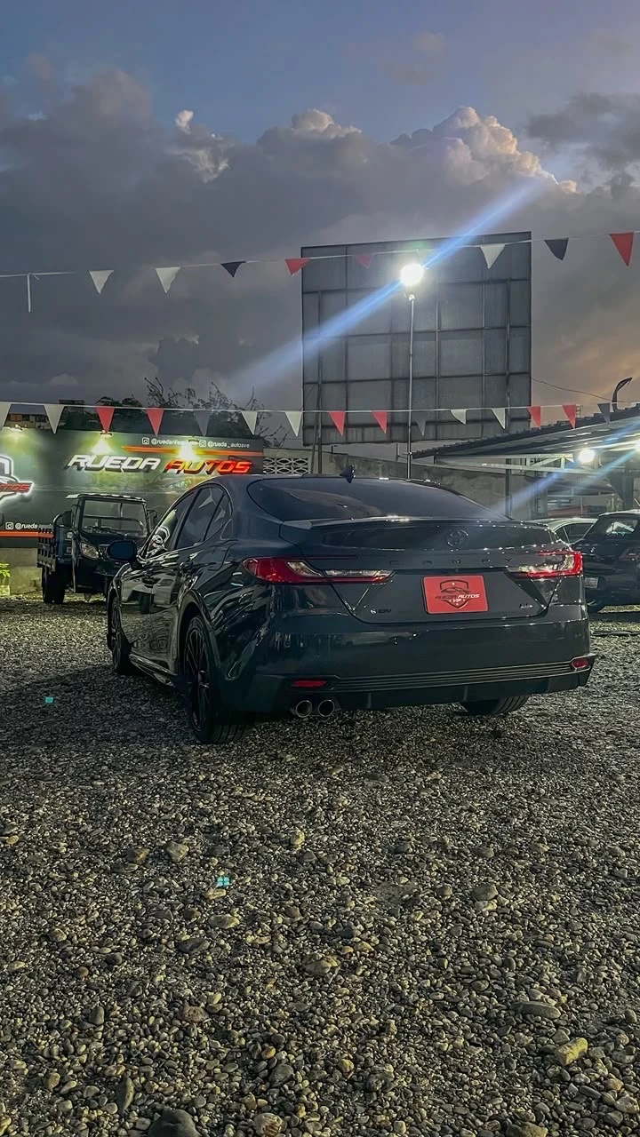 2025 Toyota Camry SE — foto 4