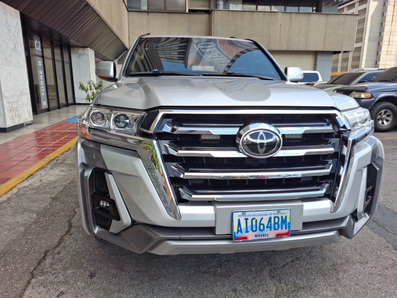 2016 Toyota Land Cruiser 200 Le — foto 2