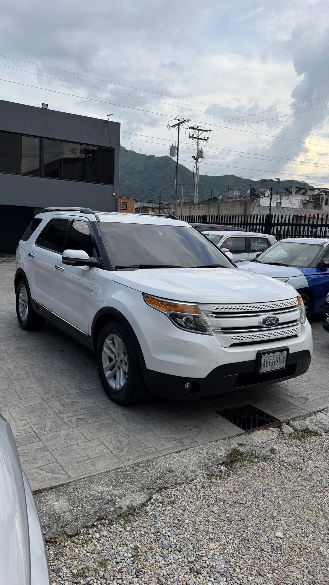 2013 Ford Explorer Limited 4x4 — foto 2