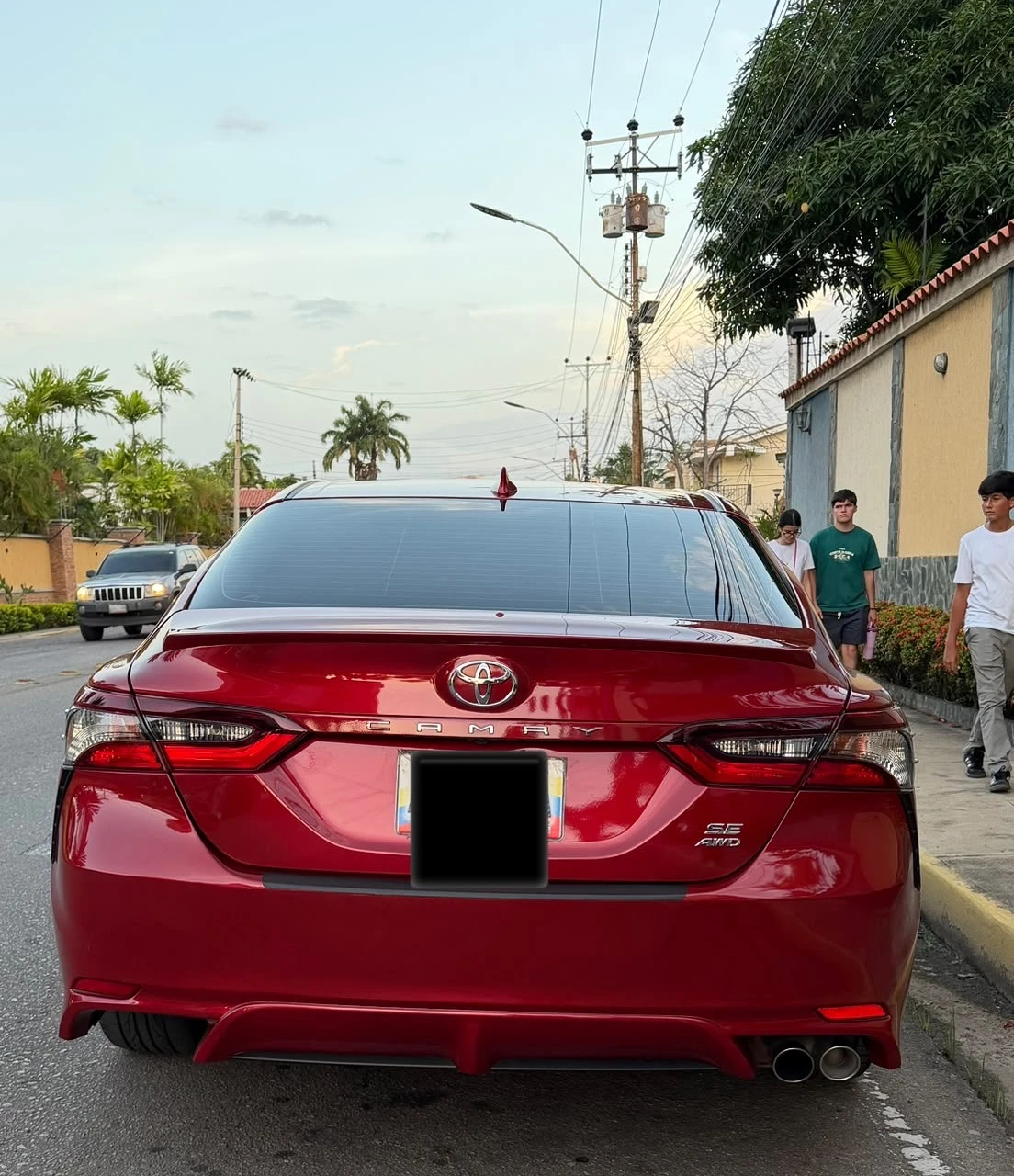 2022 Toyota Camry SE AWD — foto 2